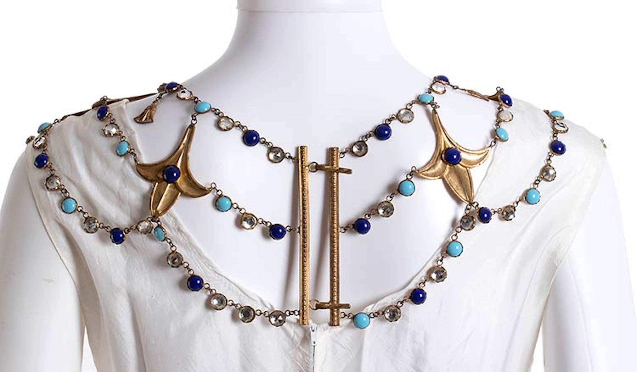 opera style necklace