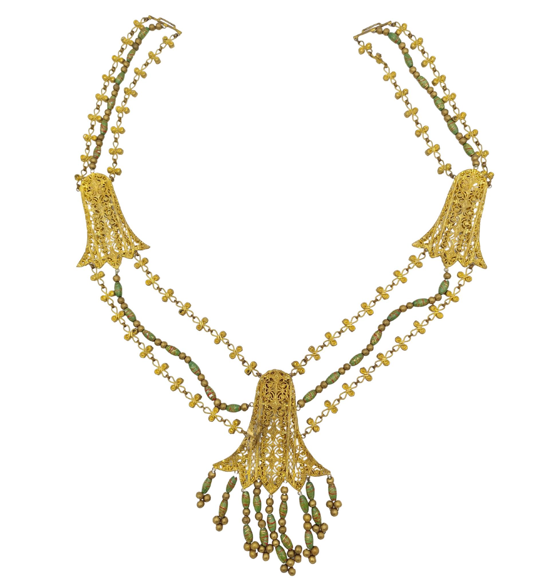 Conjunto de joyas egipcias de strass verde de traje de teatro de ópera Corbella Milano en venta 9
