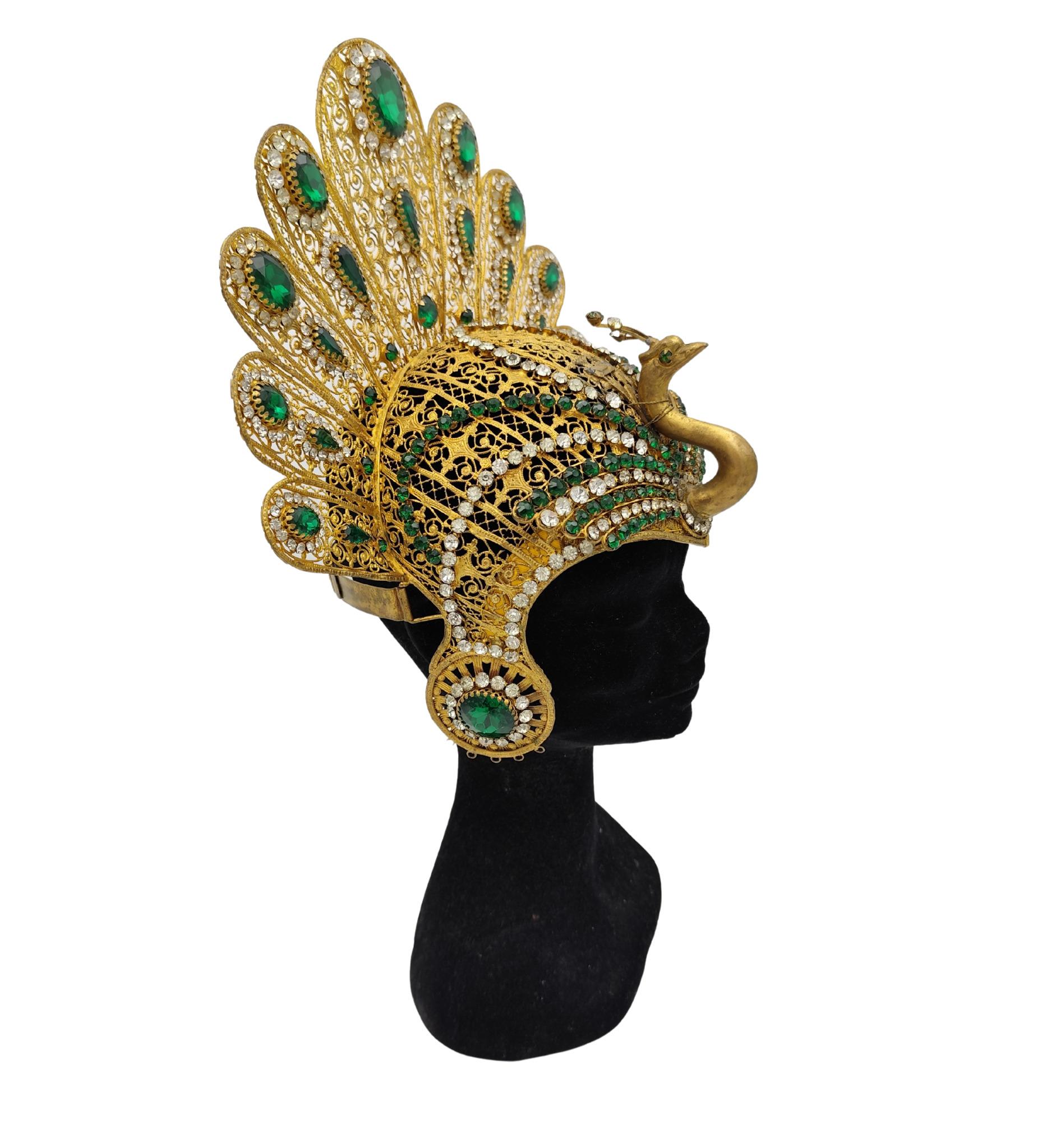 Femenino o masculino Conjunto de joyas egipcias de strass verde de traje de teatro de ópera Corbella Milano en venta