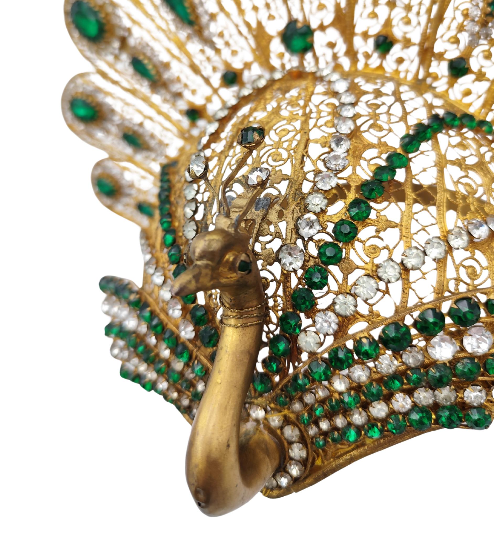 Conjunto de joyas egipcias de strass verde de traje de teatro de ópera Corbella Milano en venta 3