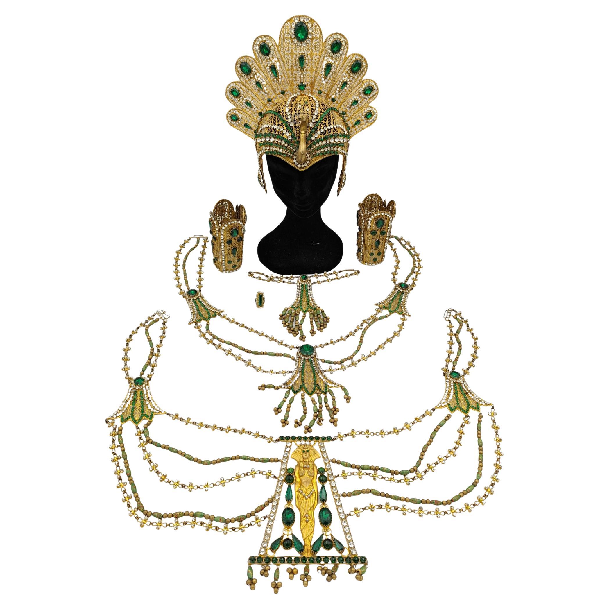 Conjunto de joyas egipcias de strass verde de traje de teatro de ópera Corbella Milano
