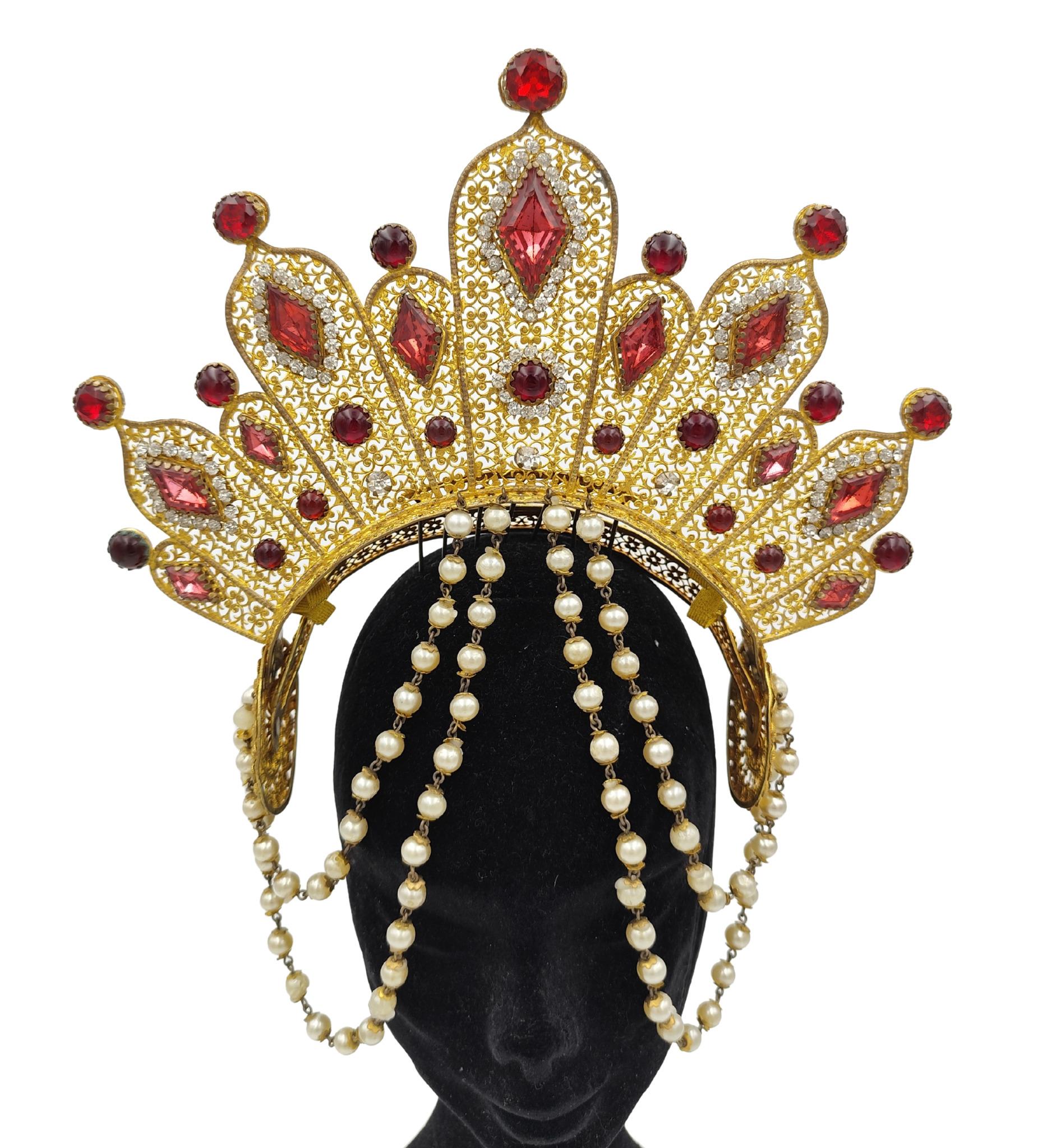 Corbella Milano traje de teatro de ópera rojo perlas diamantes de imitación conjunto de joyas Beige en venta