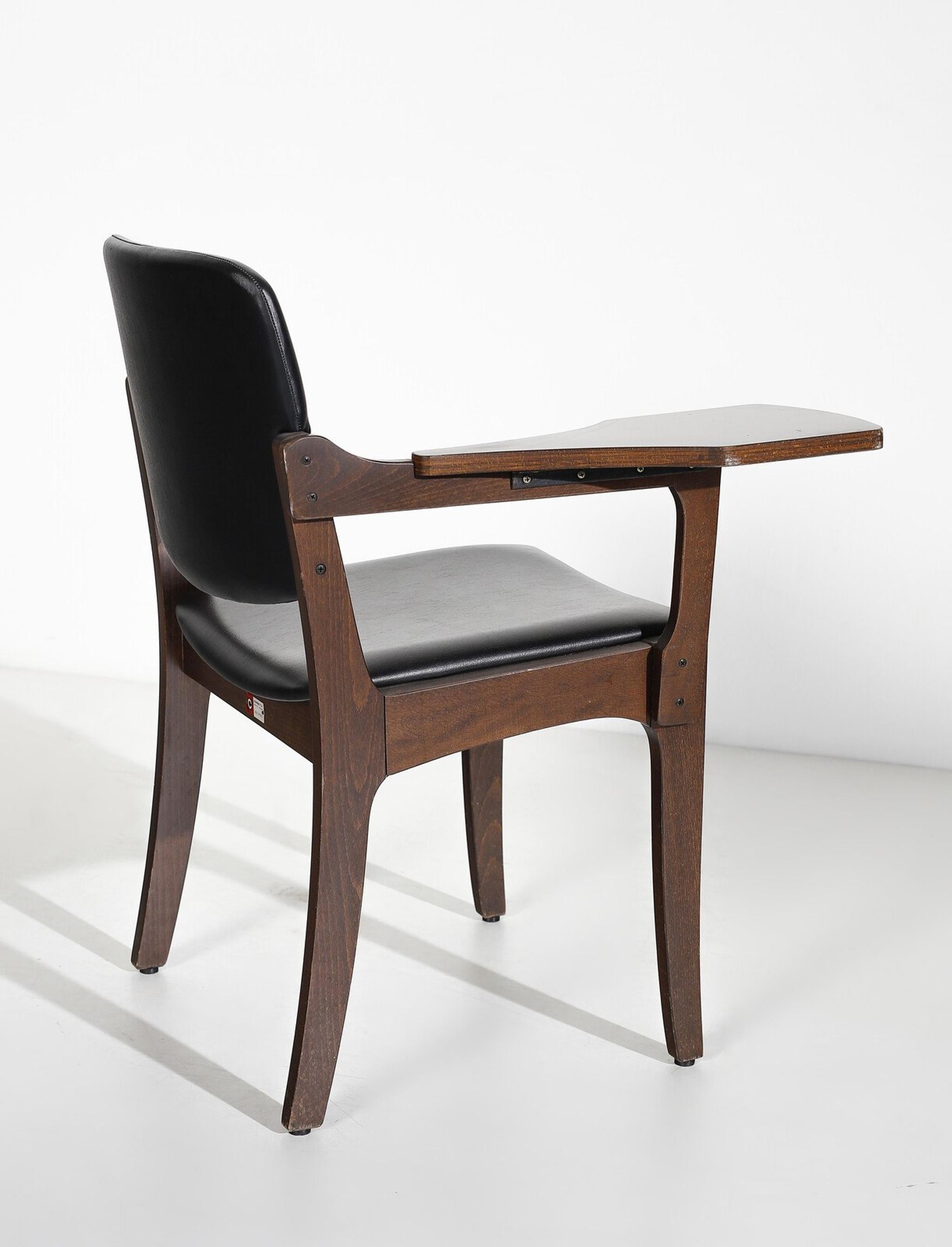 Conjunto Corbetta de ocho sillas con reposabrazos/mesa, Ospitaletto, Brescia. 1980s. Etiqueta metálica de la producción. Conjunto raro.