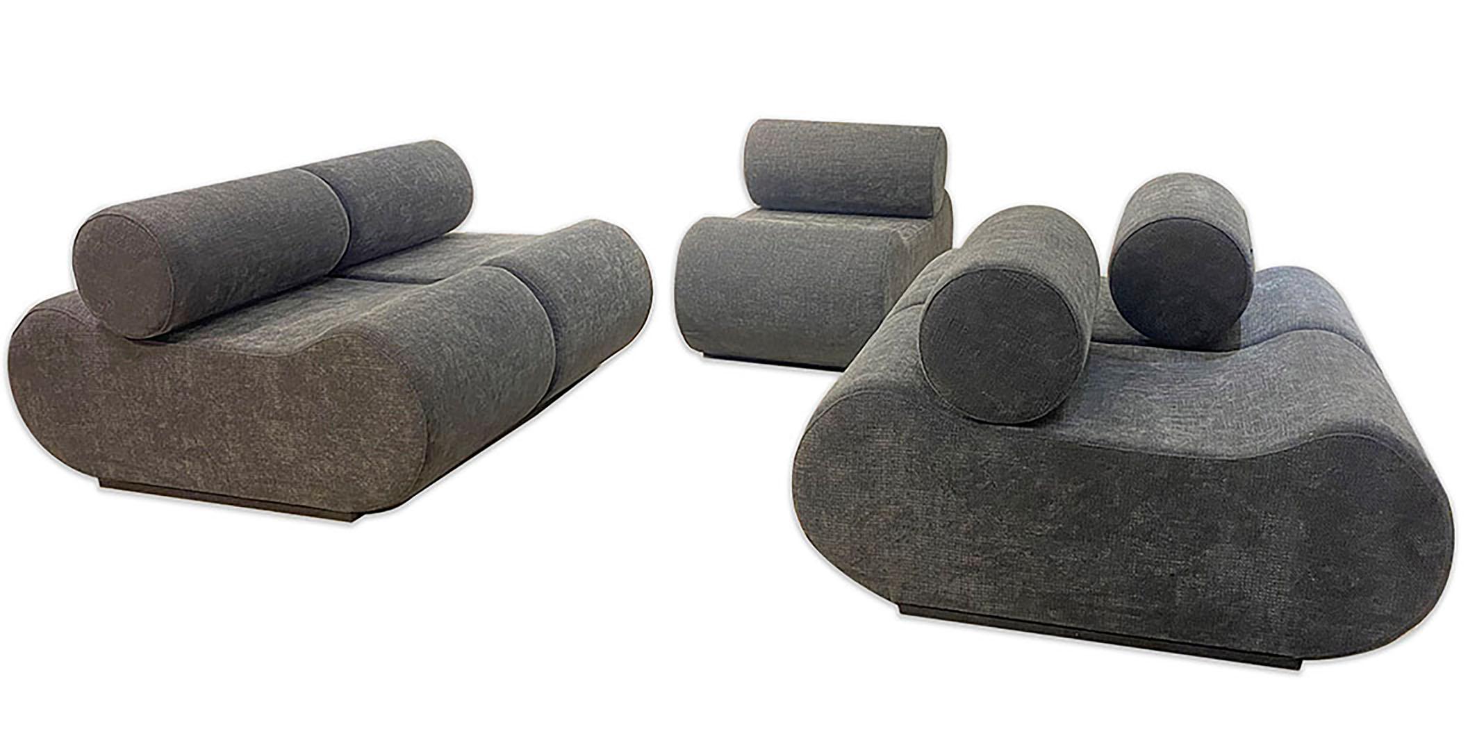 Corbi grey sofa - Klaus Uredat
Modular sofa CORBI Design by Klaus UREDAT 
Set of 5 elements Corbi 
Honeycomb wool fabric in grey tones.
Dimensions 1 module : 70 x60x115cm
Dimensions bolster : ø29,5cmx64cm
Circa 1975
Ref 
Price 8900€ for this