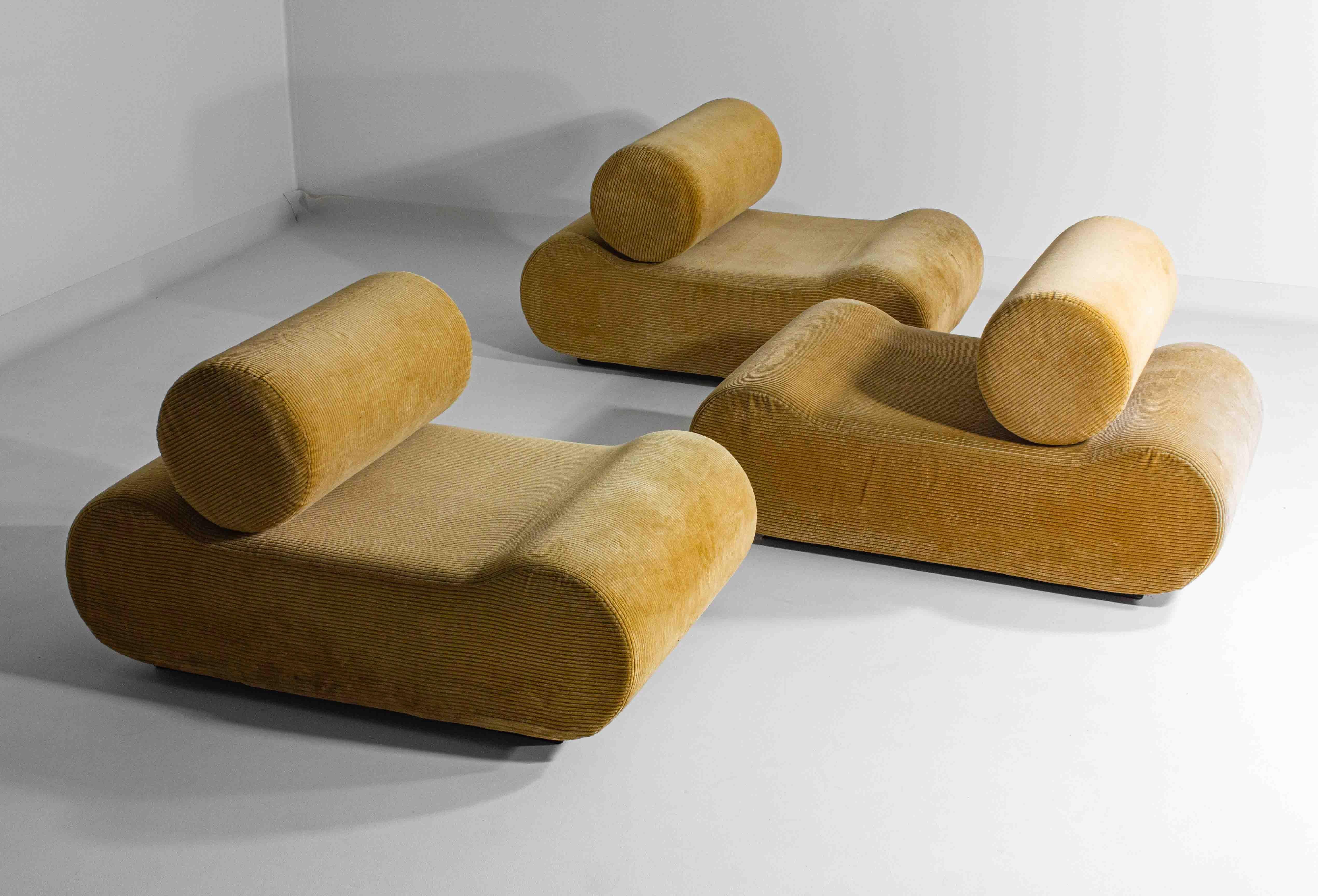 Space Age 'Corbi' Sofa by Klaus Uredat for Cor, 1969 For Sale