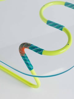 Cordage Mehrfarbiger skulpturaler & funktionaler couchtisch by Laura Casañas Maya