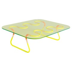 Tavolino da caffè scultoreo e funzionale Cordage multicolore di Laura Casañas Maya