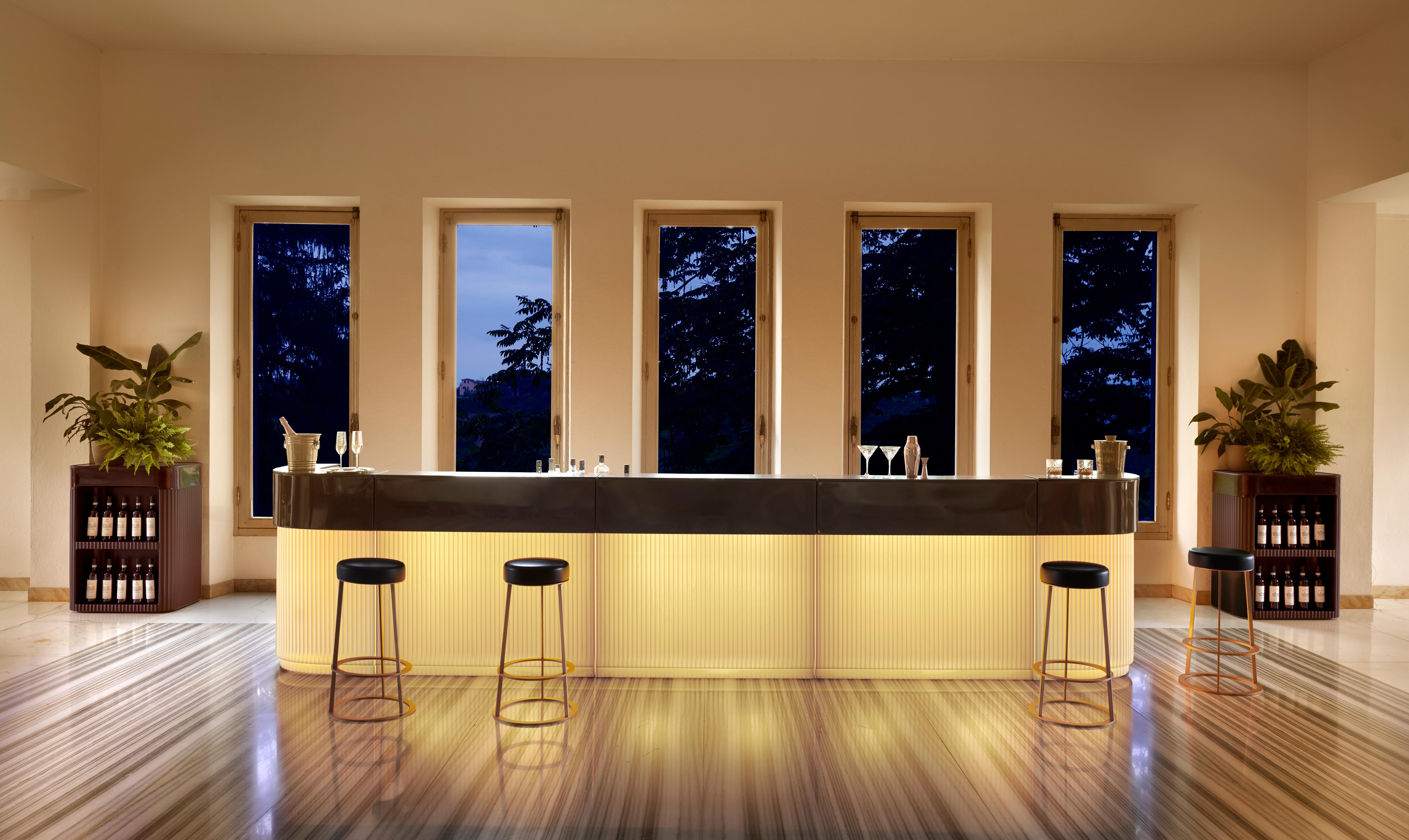 Contemporary Cordiale Corner Bar Counter by Roberto Paoli For Sale