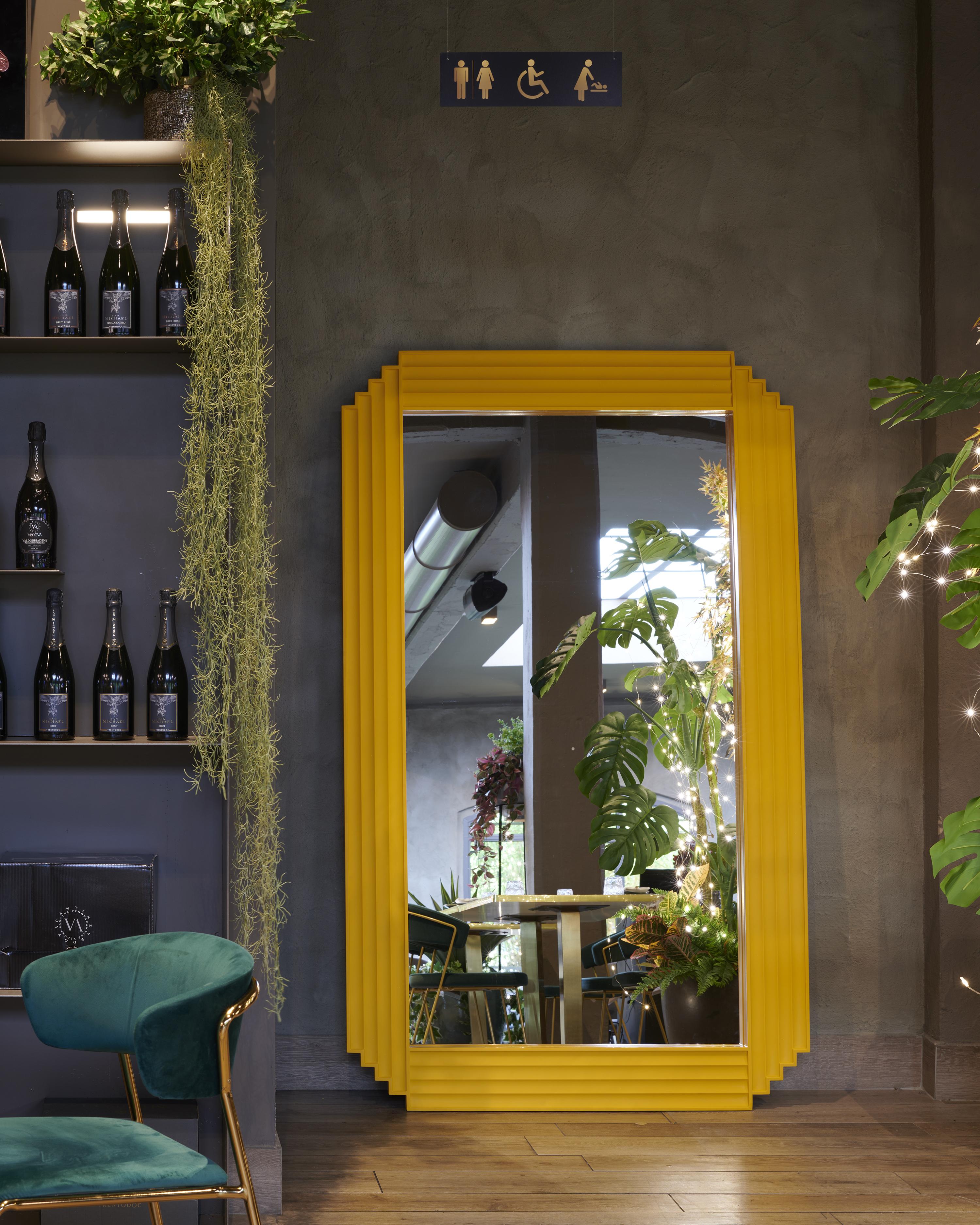 Autre Miroir cordiale vert Malva de Roberto Paoli en vente