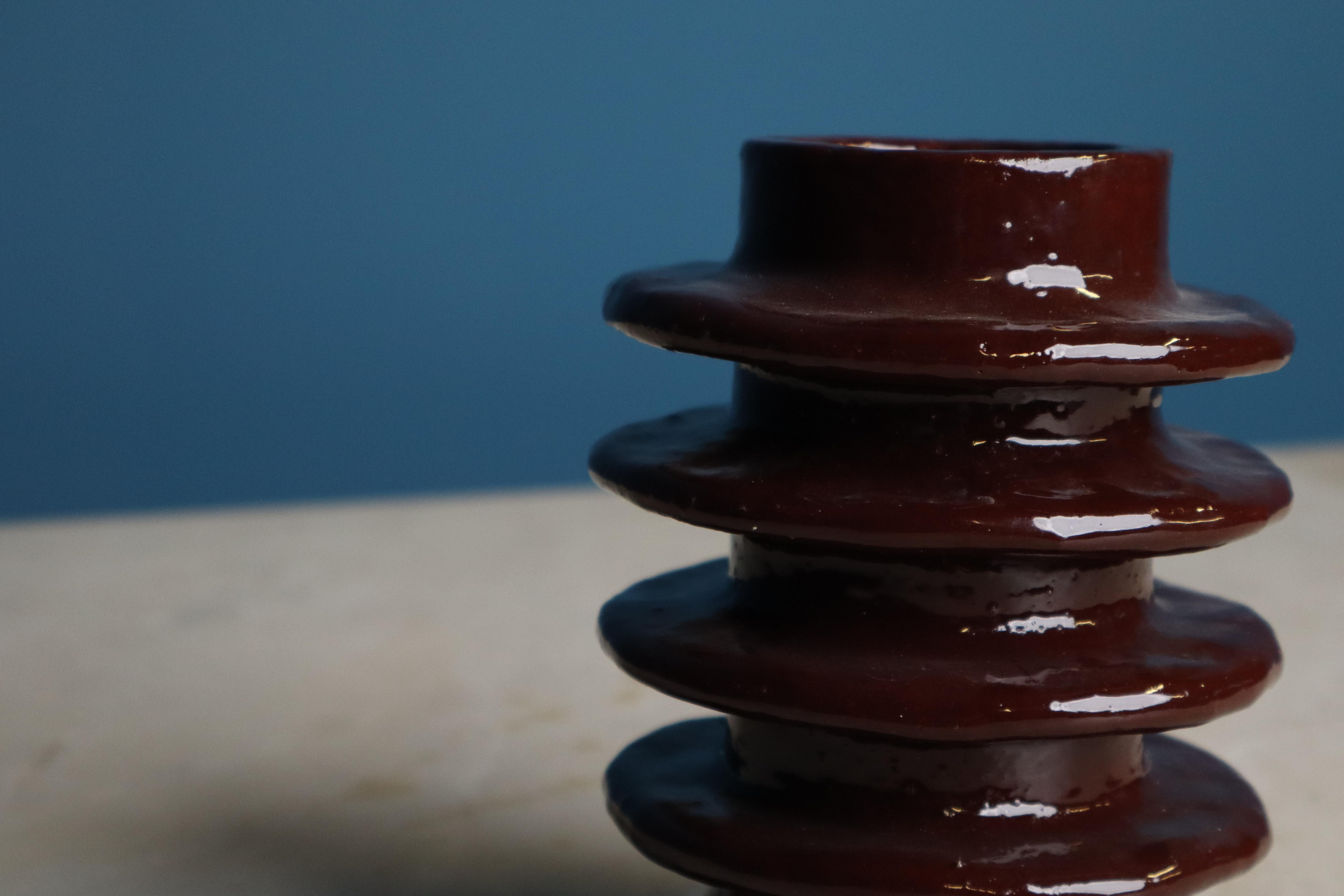 Belga Cordillera - Vaso piccolo in ceramica di Mariela Ceramica in vendita