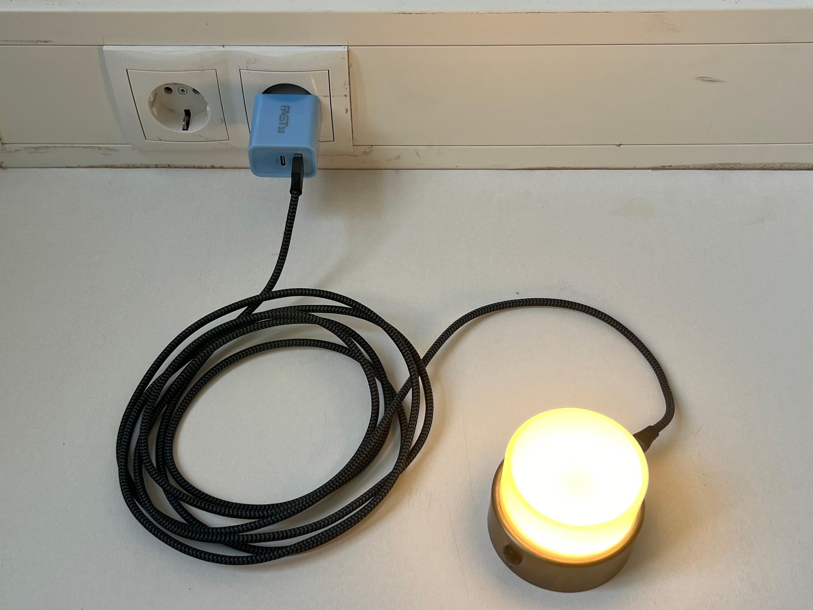 Lampada da tavolo Baccarat a batteria con paralume in seta vintage Pucci Col. MOP in vendita 6