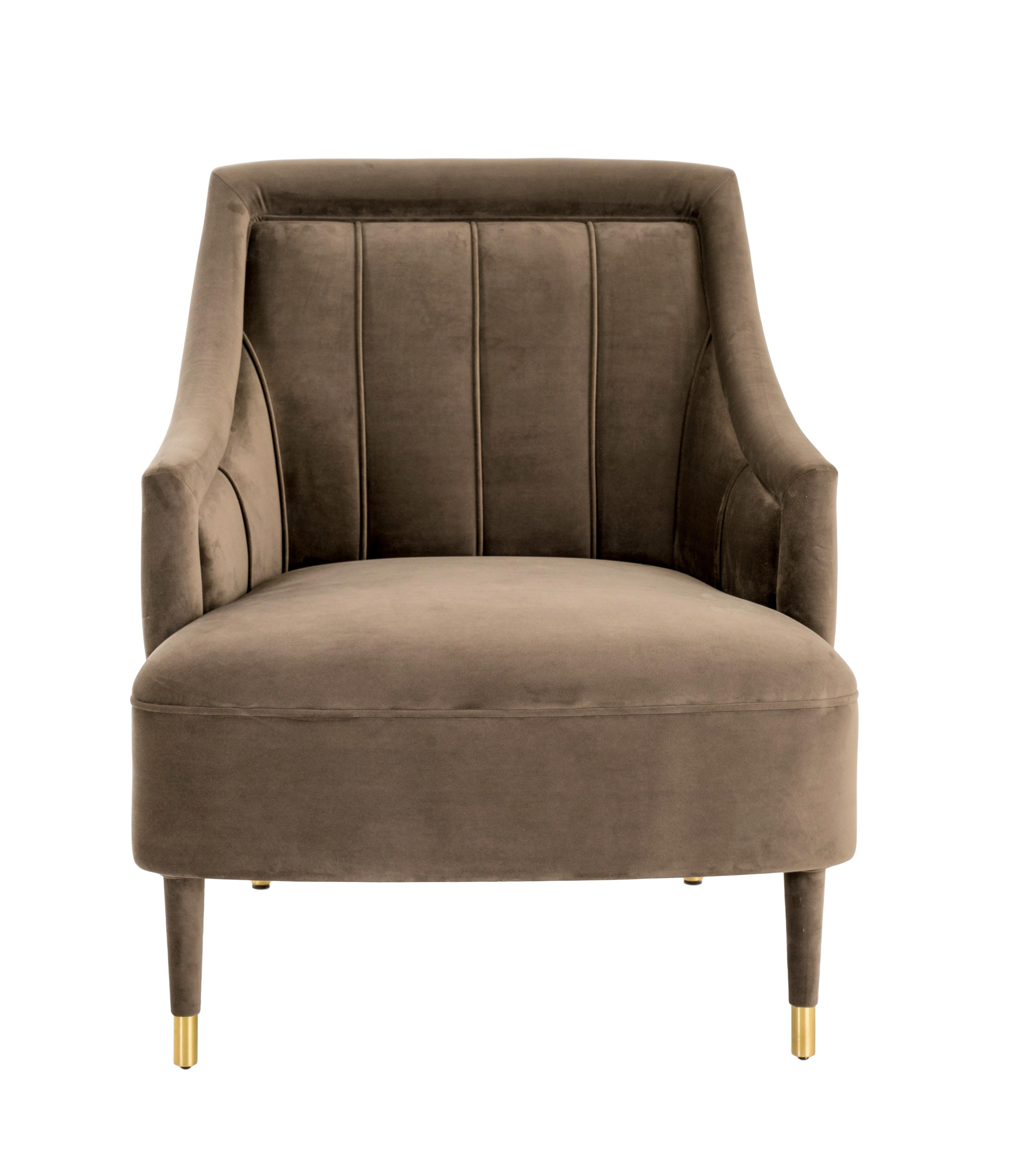 Sophisticated details makes CORDOBA armchair suitable for any luxury and cosmopolitan interior design inspiration.‎ The lined legs ends with beautiful antique brass tips.‎ Available in a wide range of Fabrics, Eco-Leather, Natural Leather or