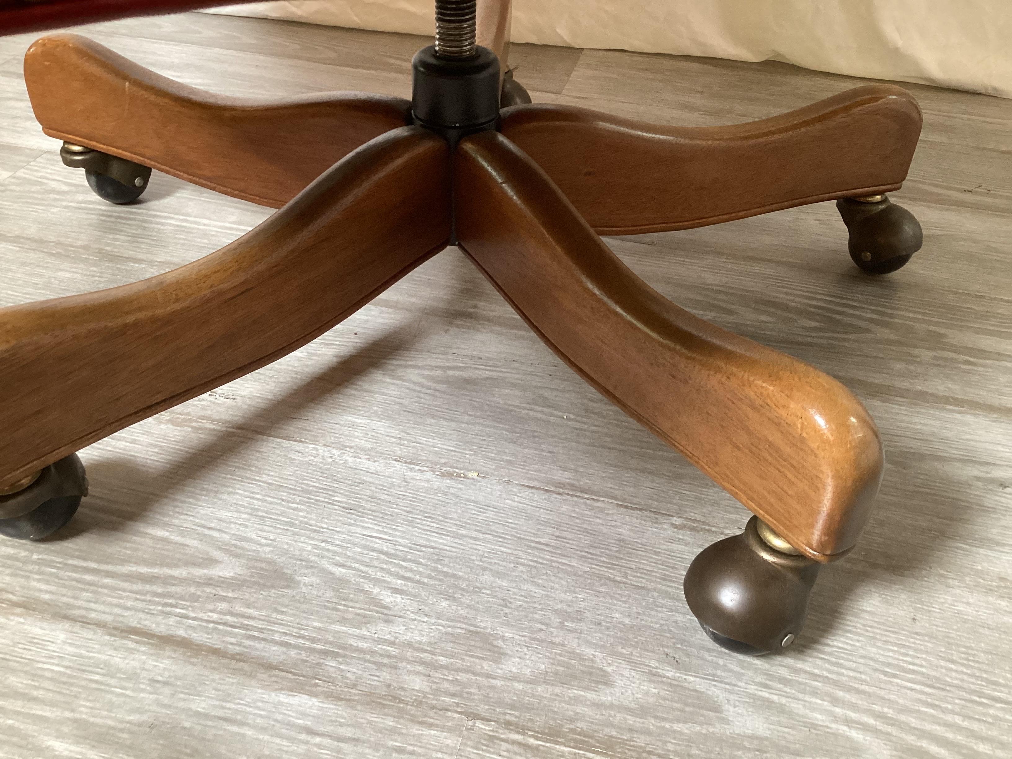 Silla de oficina de piel cordobesa acolchada by Hancock & Moore en venta 4