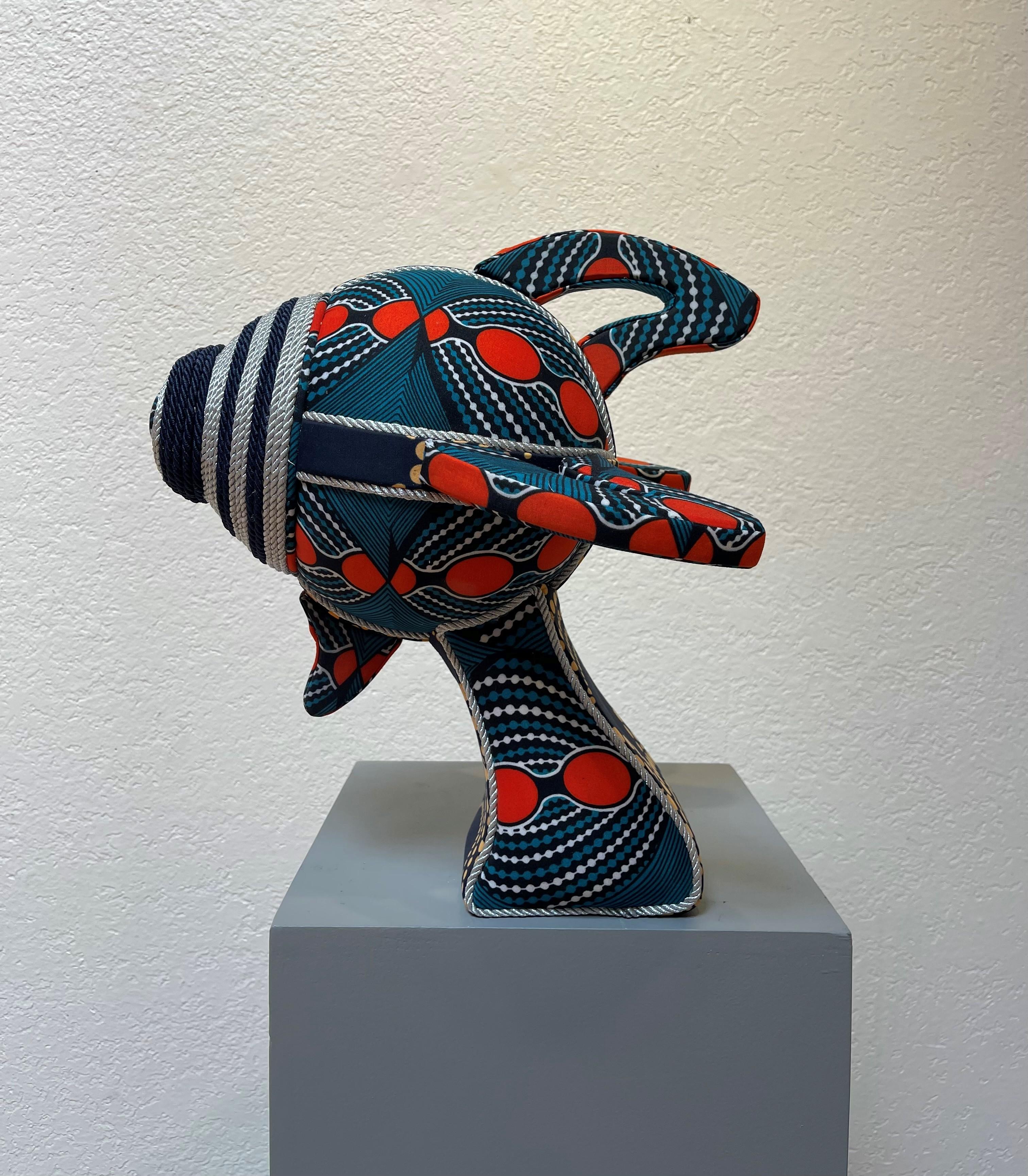 Figurative Sculpture de Corey Pickett - "Pistola de rayos 922" Escultura de técnica mixta