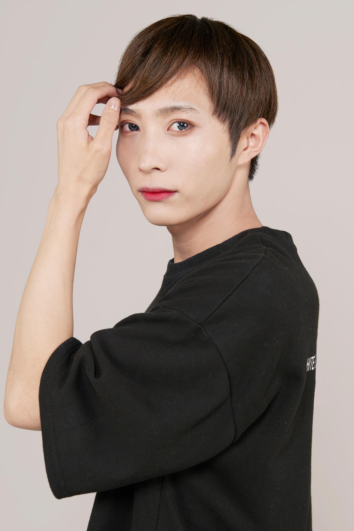 Corinne Mariaud Color Photograph - SENA-TOKYO - from the FLOWER BEAUTY BOYS Series