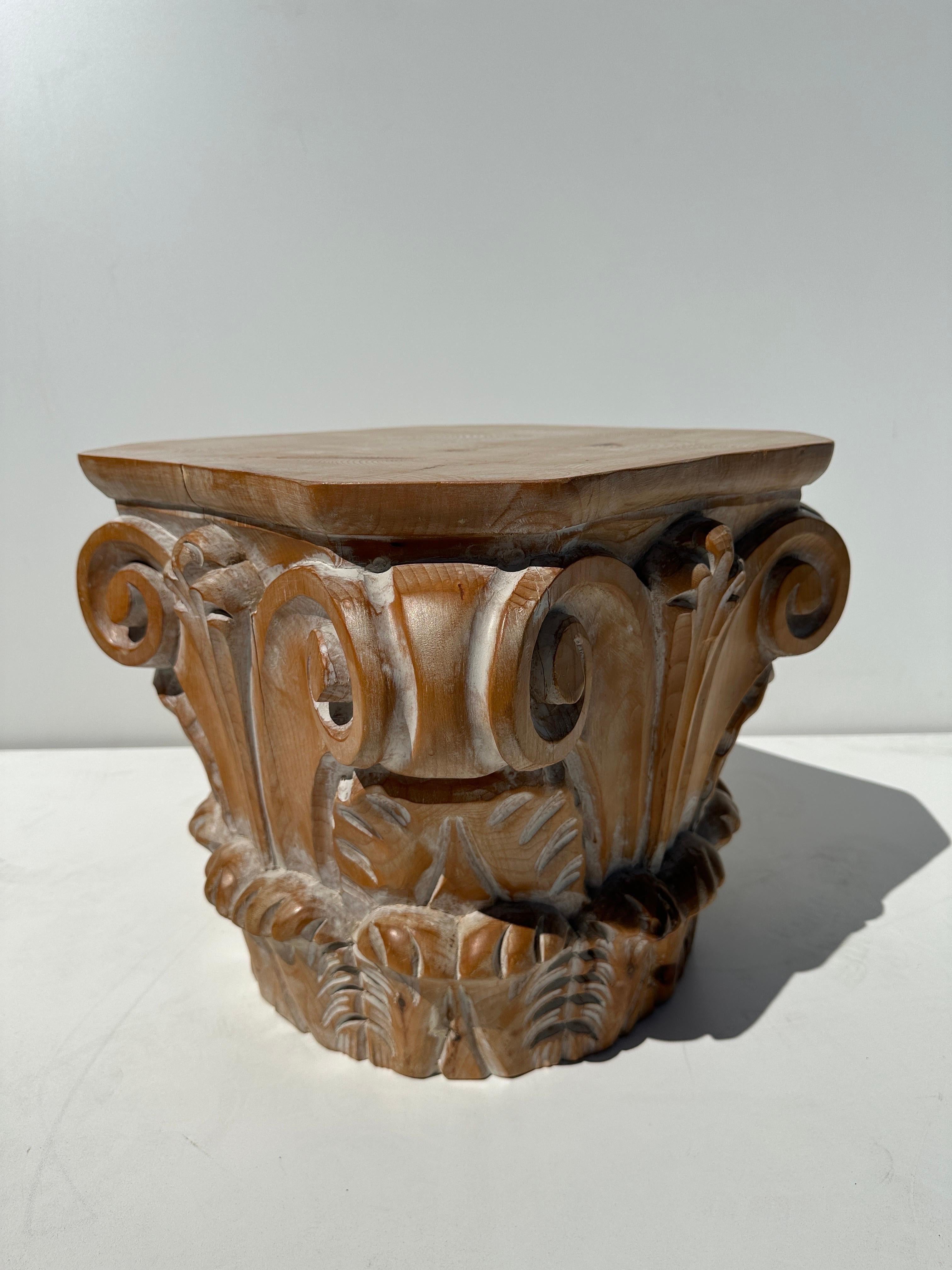 Corinthian Capital Occasional Table In Good Condition For Sale In North Hollywood, CA
