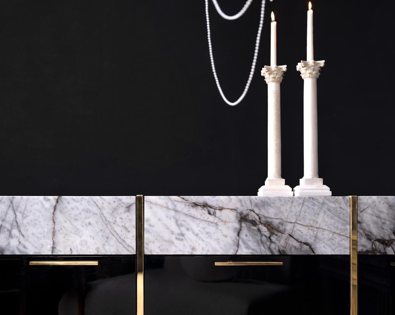 Korinthischer Säulen-Kerzenhalter 'Set von 2' Kompositionsstatue aus Marmor pulverbeschichtetem Marmor im Angebot 2