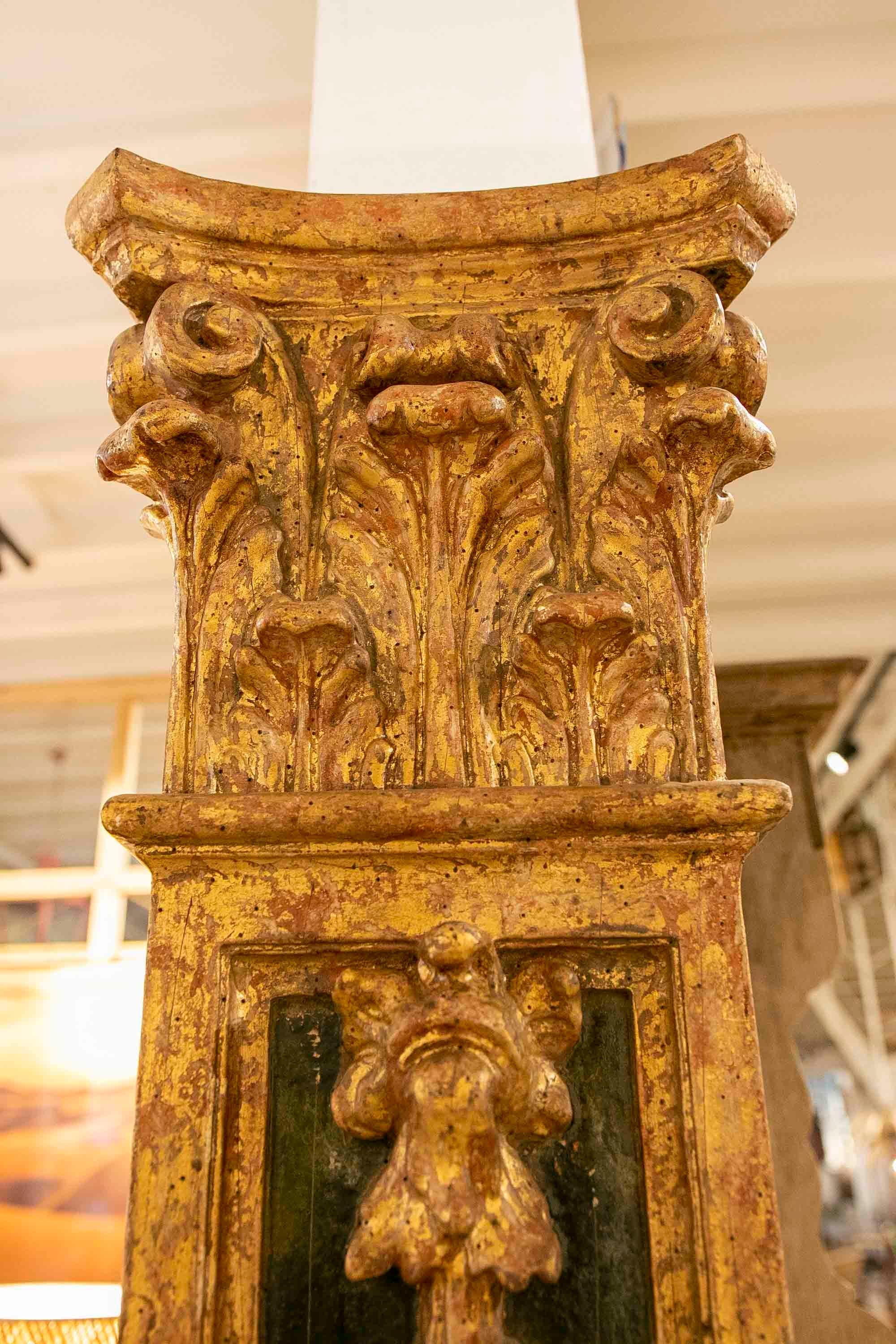 Corinthian Hand-Painted  Pilaster Carved in Wood  For Sale 6