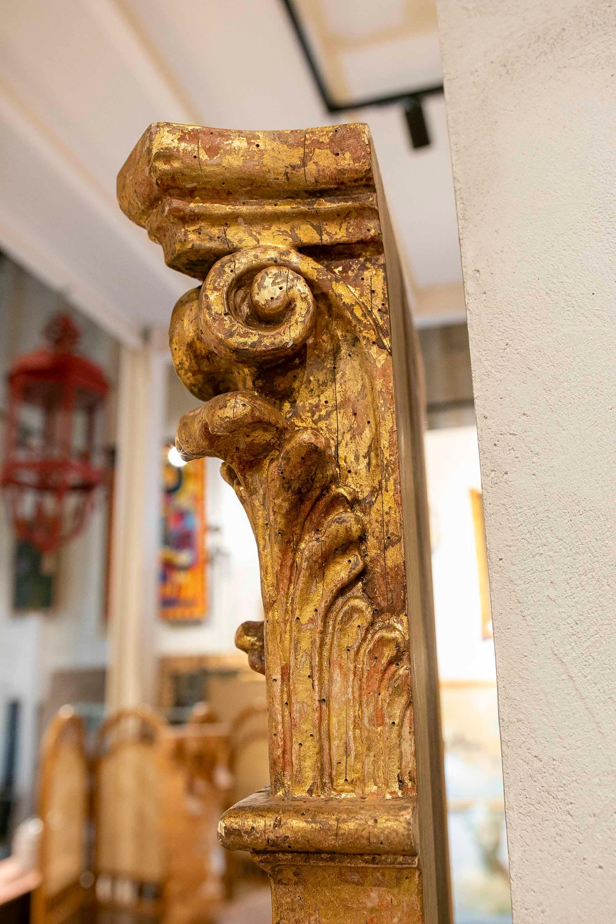 Corinthian Hand-Painted  Pilaster Carved in Wood  For Sale 13