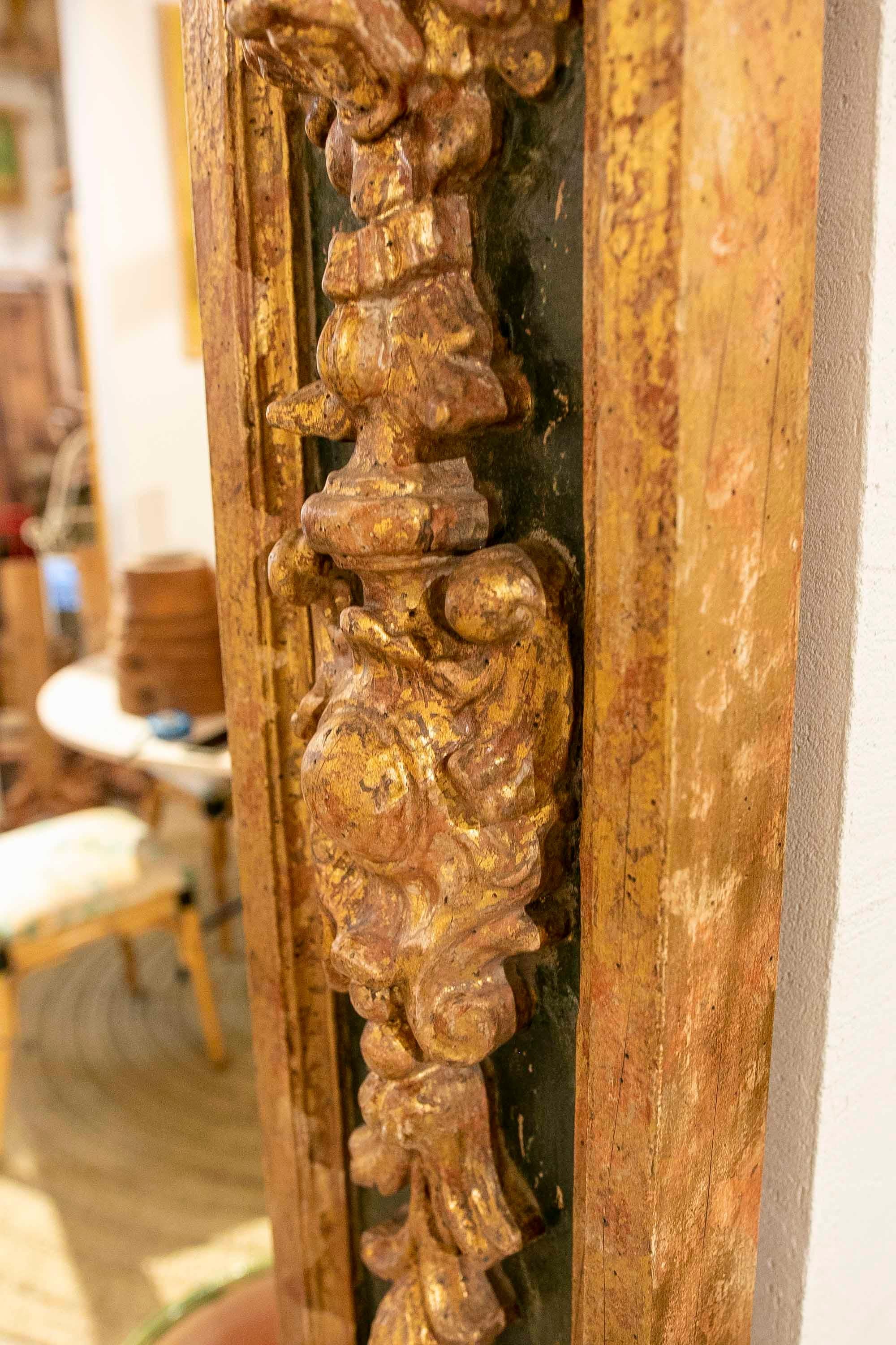 Corinthian Hand-Painted  Pilaster Carved in Wood  For Sale 1