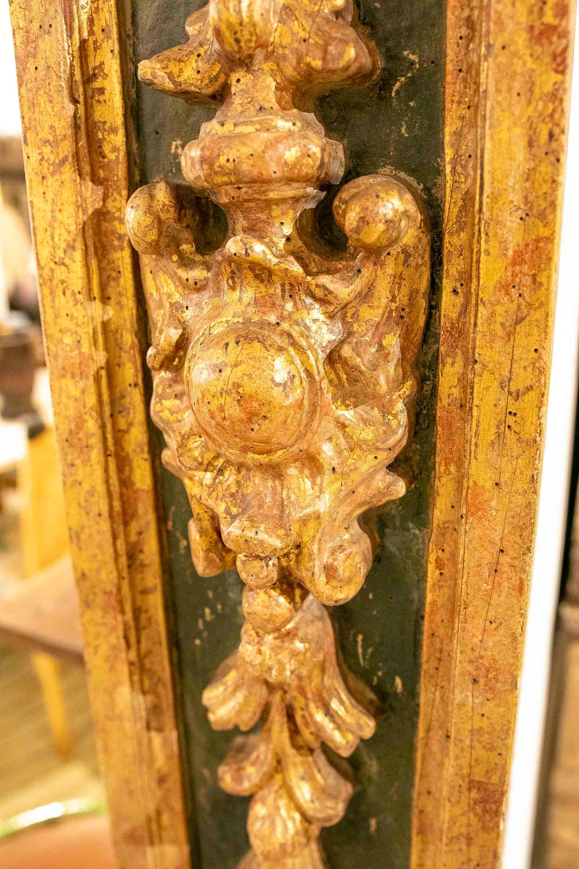 Corinthian Hand-Painted  Pilaster Carved in Wood  For Sale 2