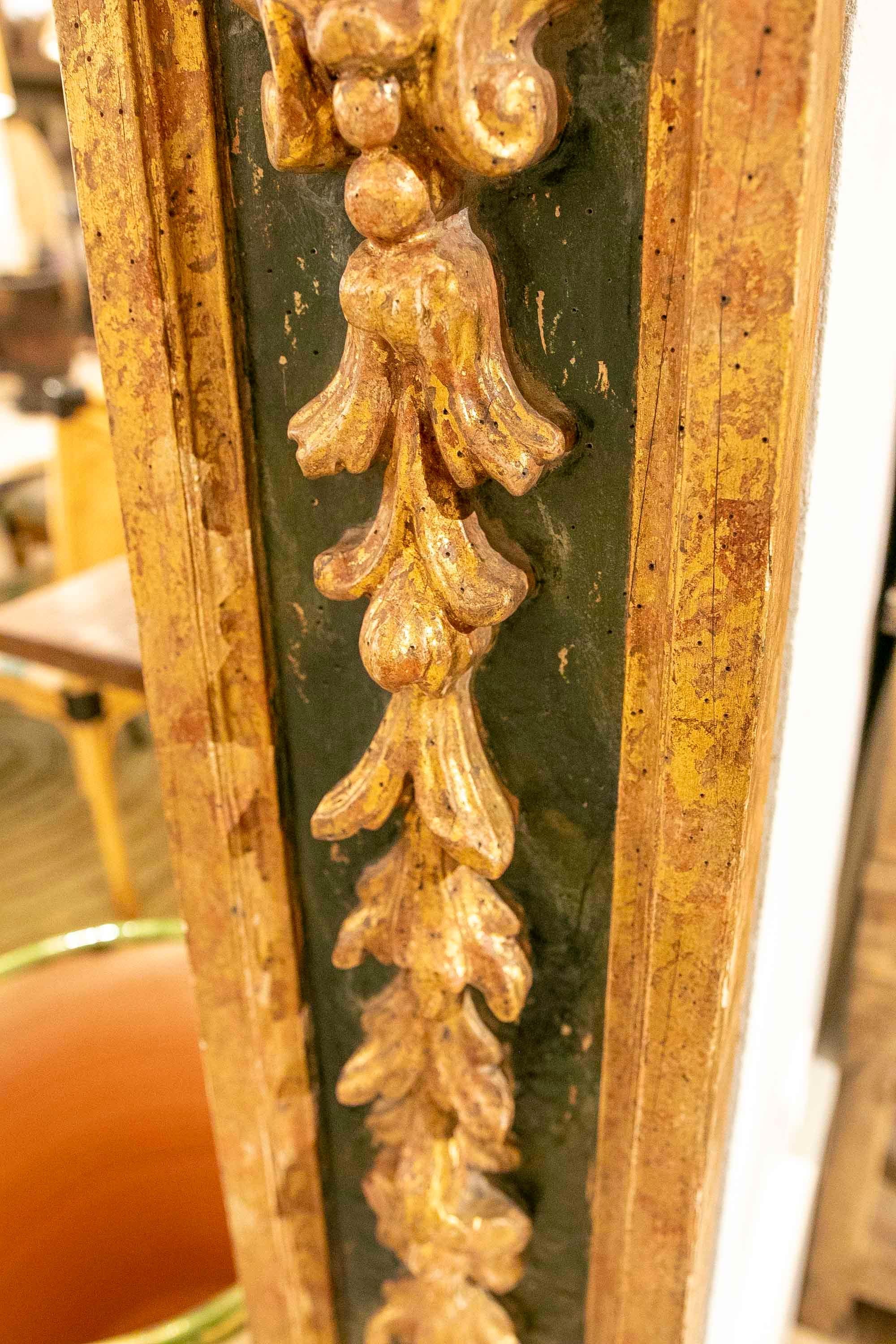 Corinthian Hand-Painted  Pilaster Carved in Wood  For Sale 5