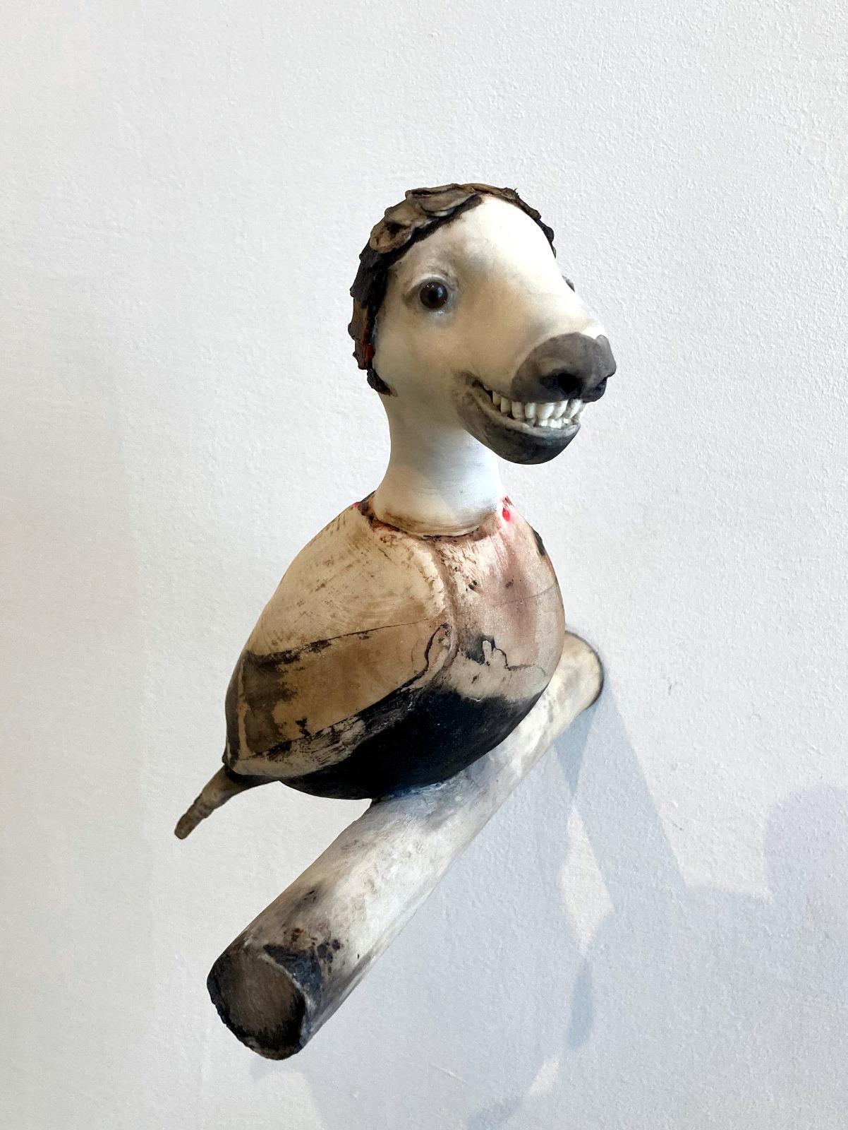 Vrijdag Friday - Sculpture - Oiseau fantaisie contemporain en techniques mixtes, en stock  - Gris Figurative Sculpture par Corjan Nodelijk