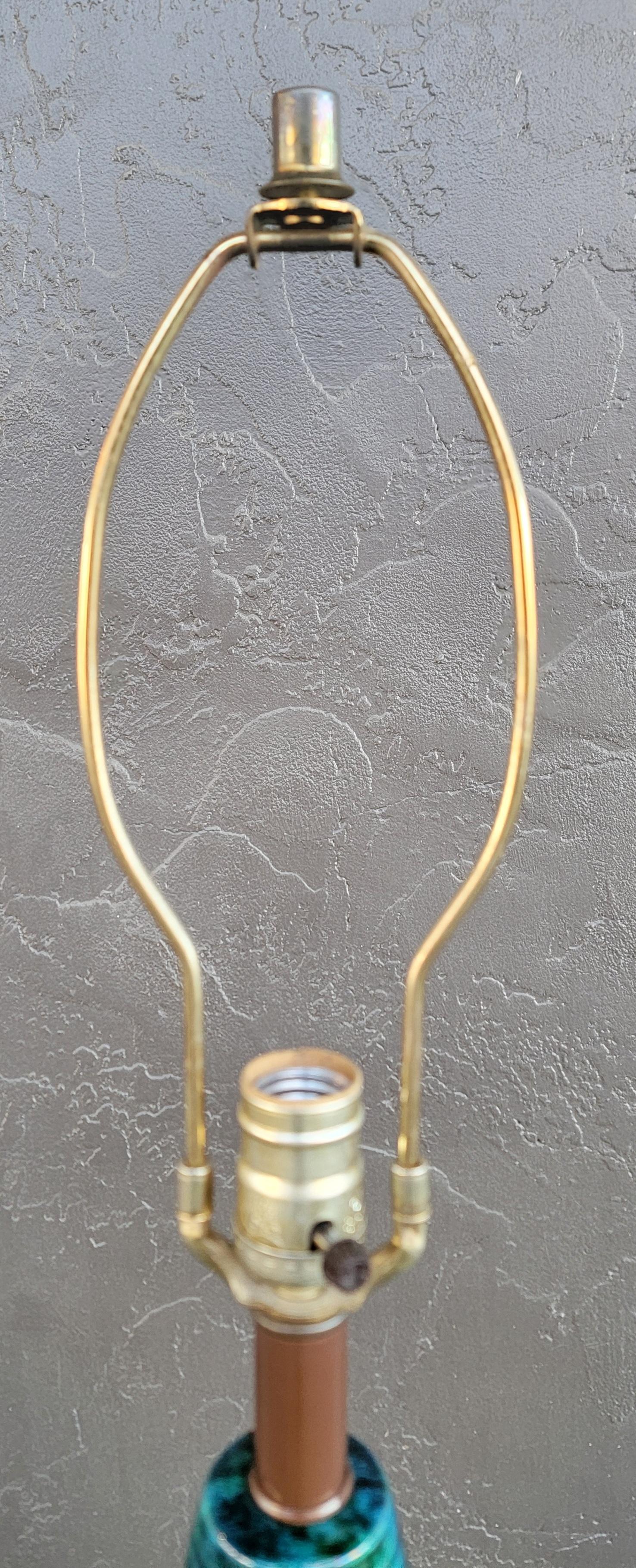 Cork and Ceramic Mid-Century Modern Table Lamp Cerámico en venta