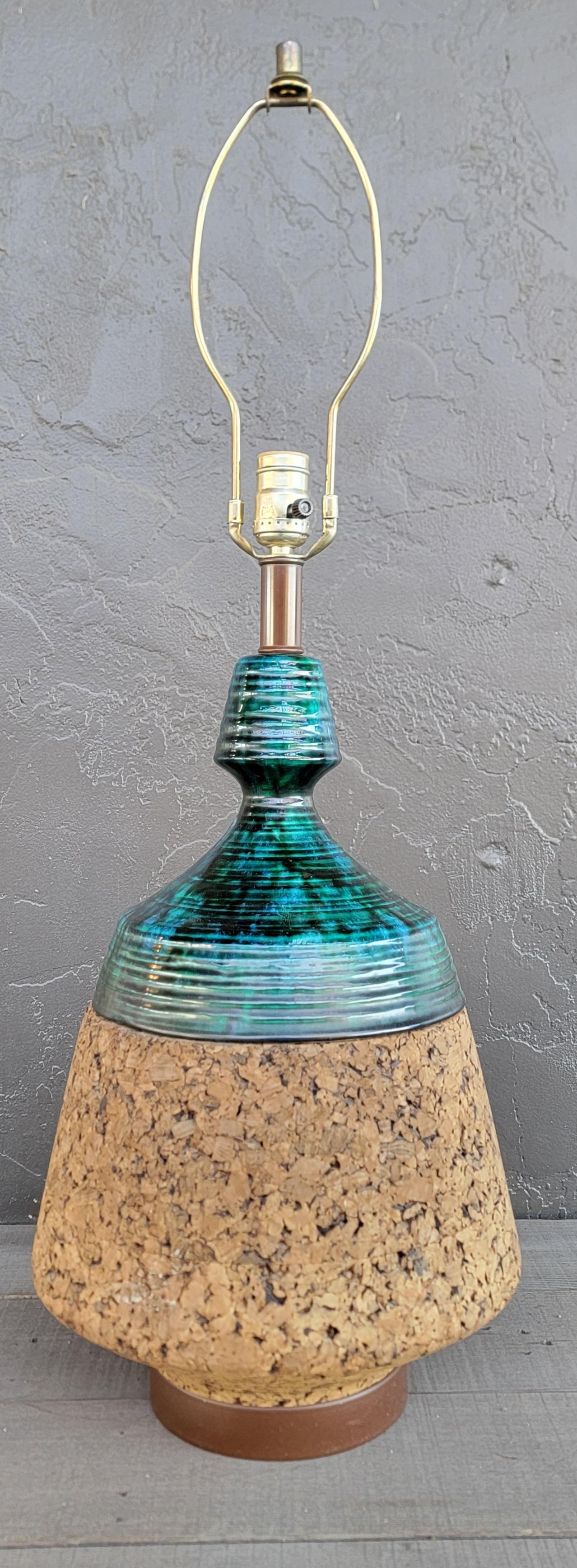 Cork and Ceramic Mid-Century Modern Table Lamp en venta 2