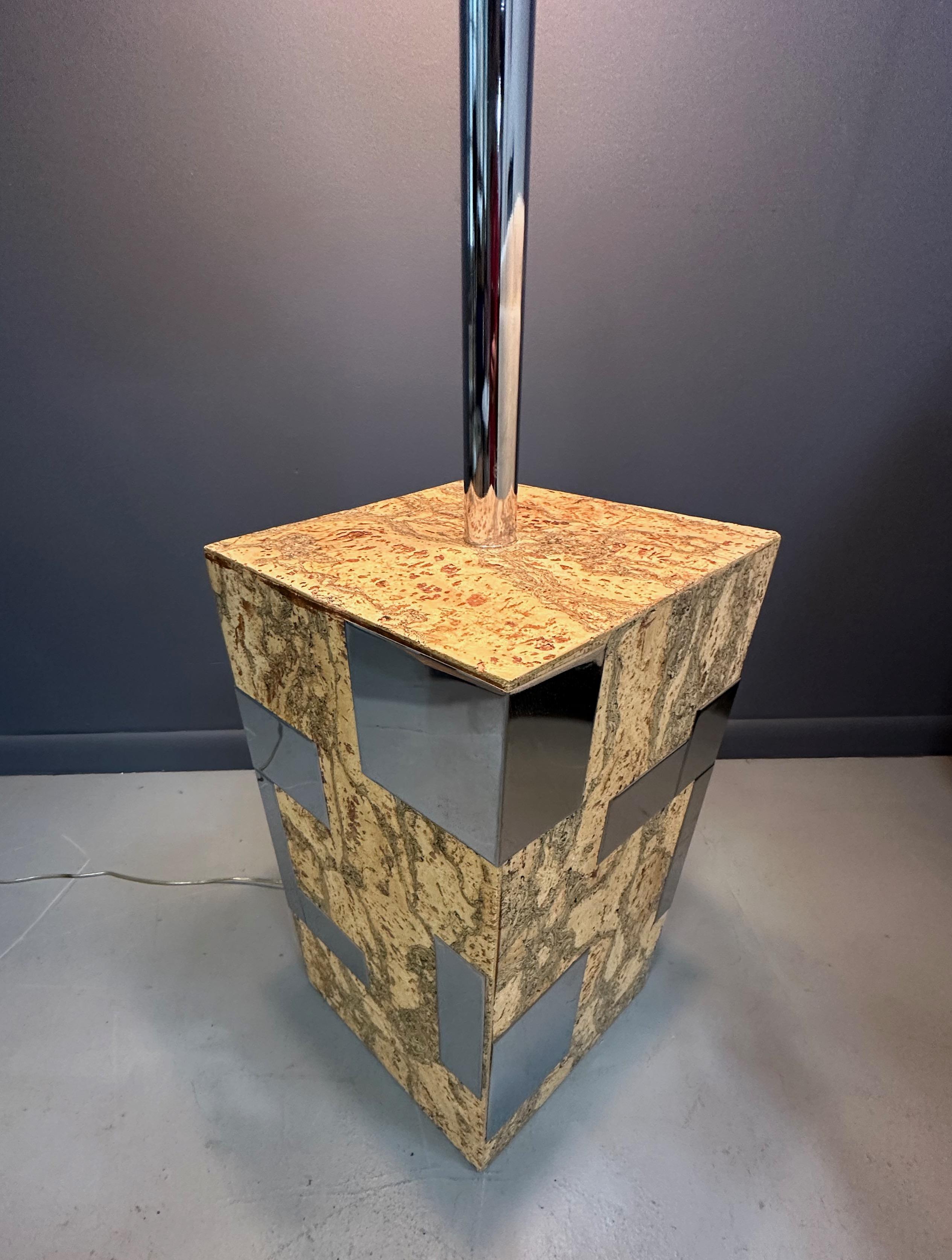 Mid-Century Modern Lampadaire en liège et acier inoxydable dans le style de Paul Evans en vente