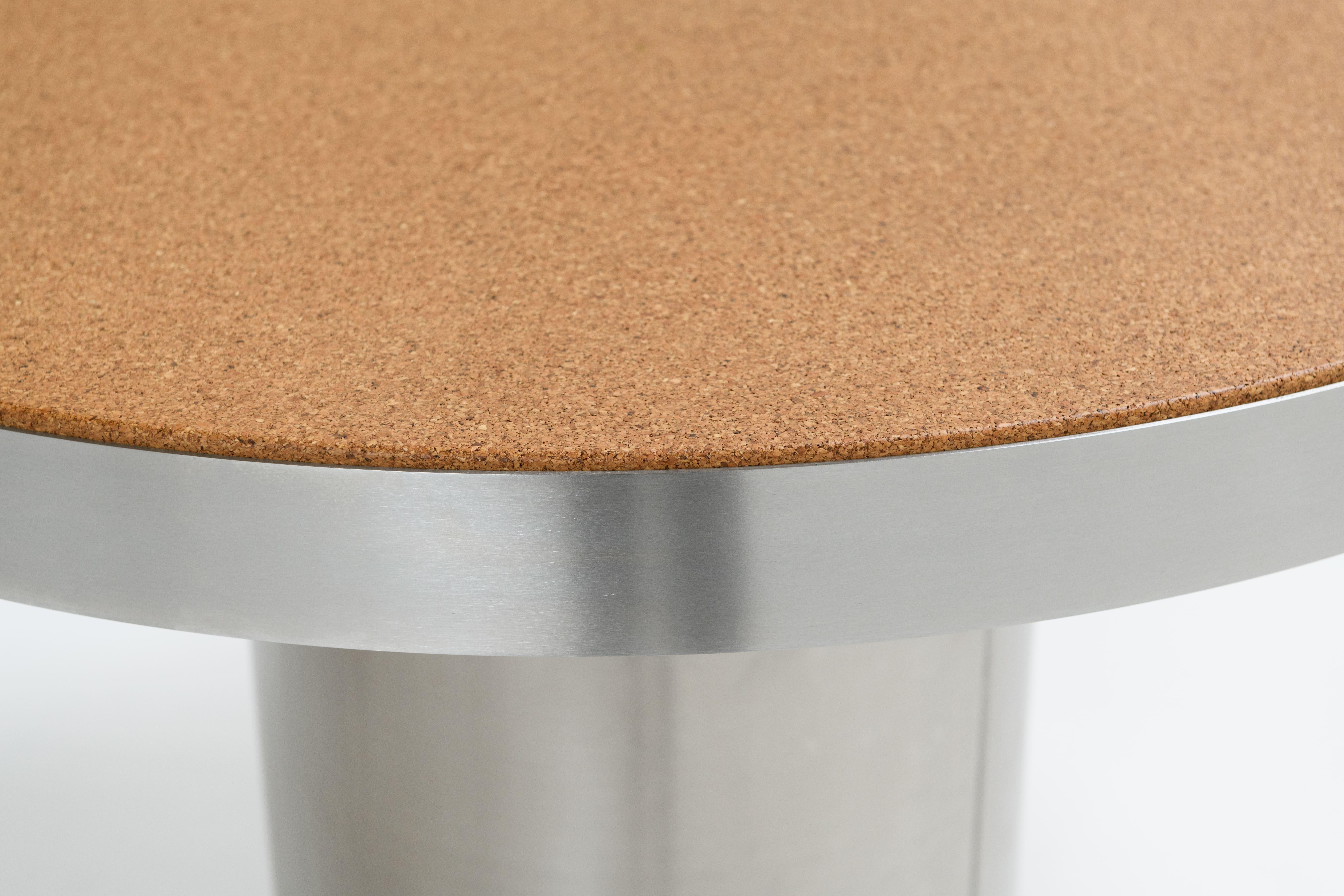 Table de salle à manger en liège par Studio AHEAD Neuf - En vente à San Francisco, CA