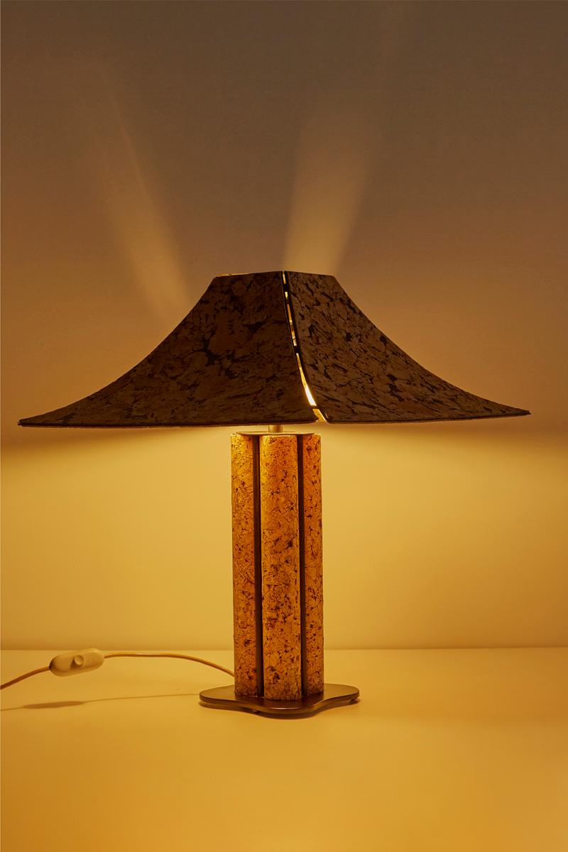 Lampe en liège Bon état - En vente à London, GB
