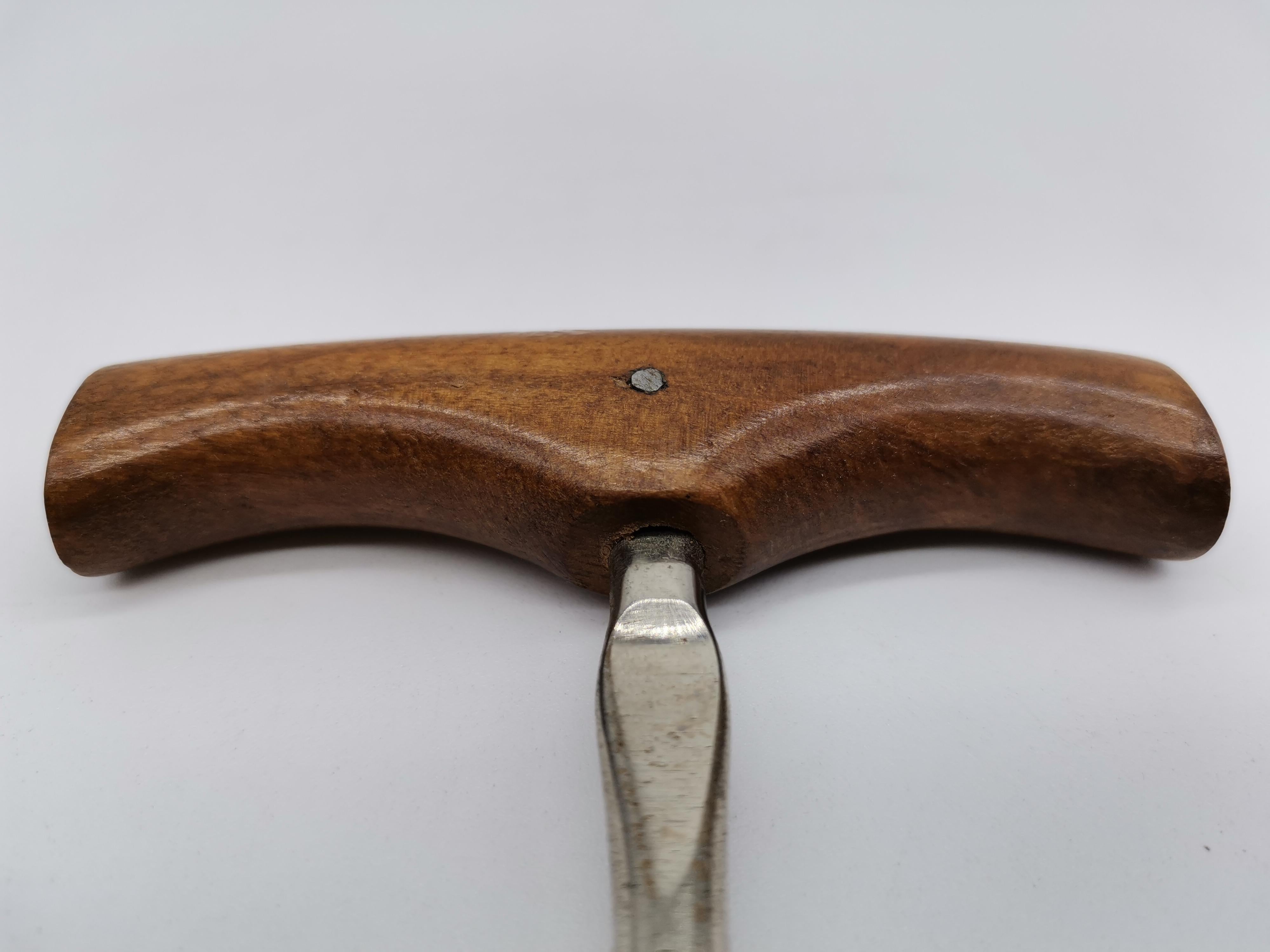 Tornillo de corcho, madera y metal, Kay Bojesen, Dinamarca siglo XX en venta