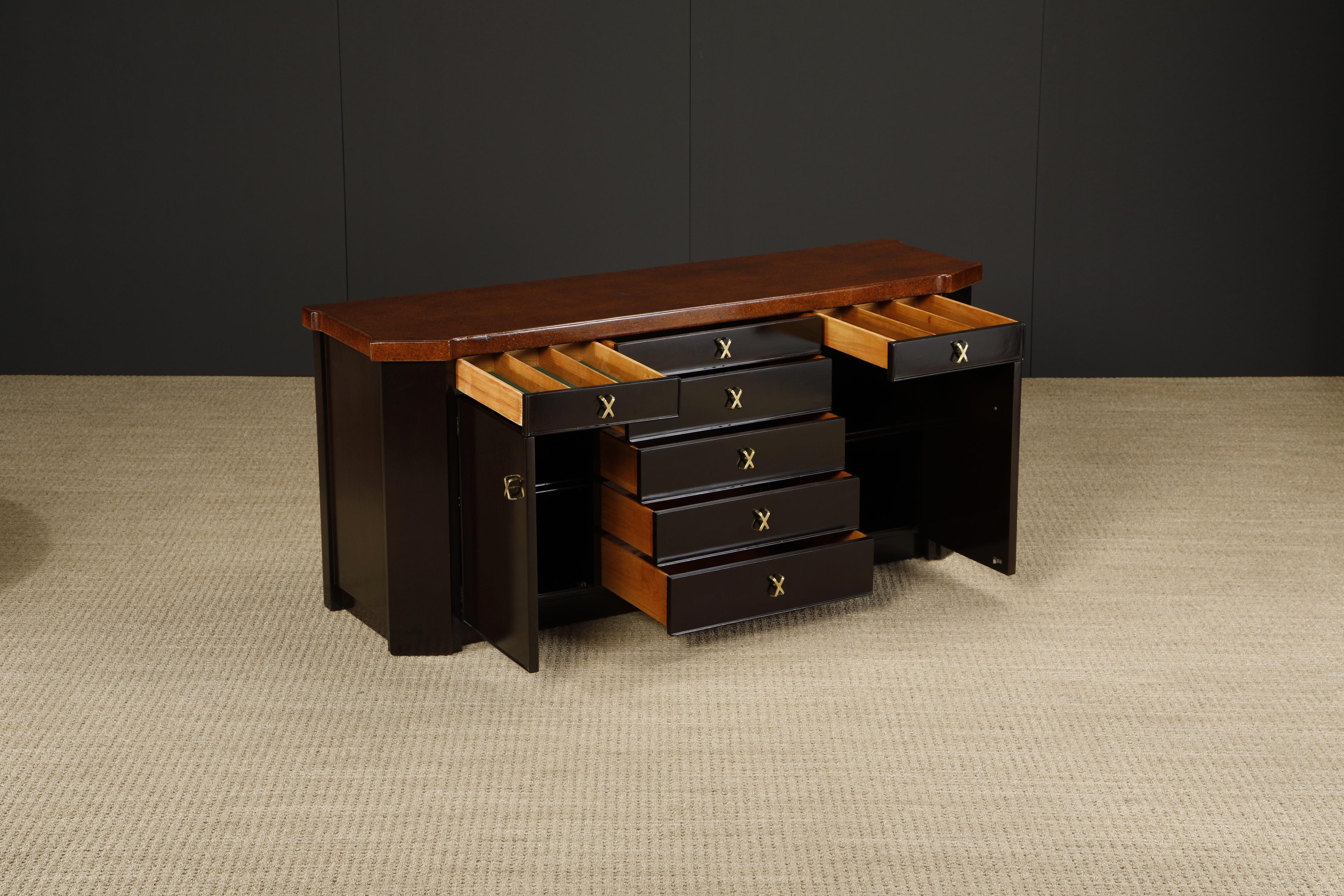 Credenza / cassettiera in sughero di Paul Frankl per Johnson Furniture, 1950 circa, firmata in vendita 3