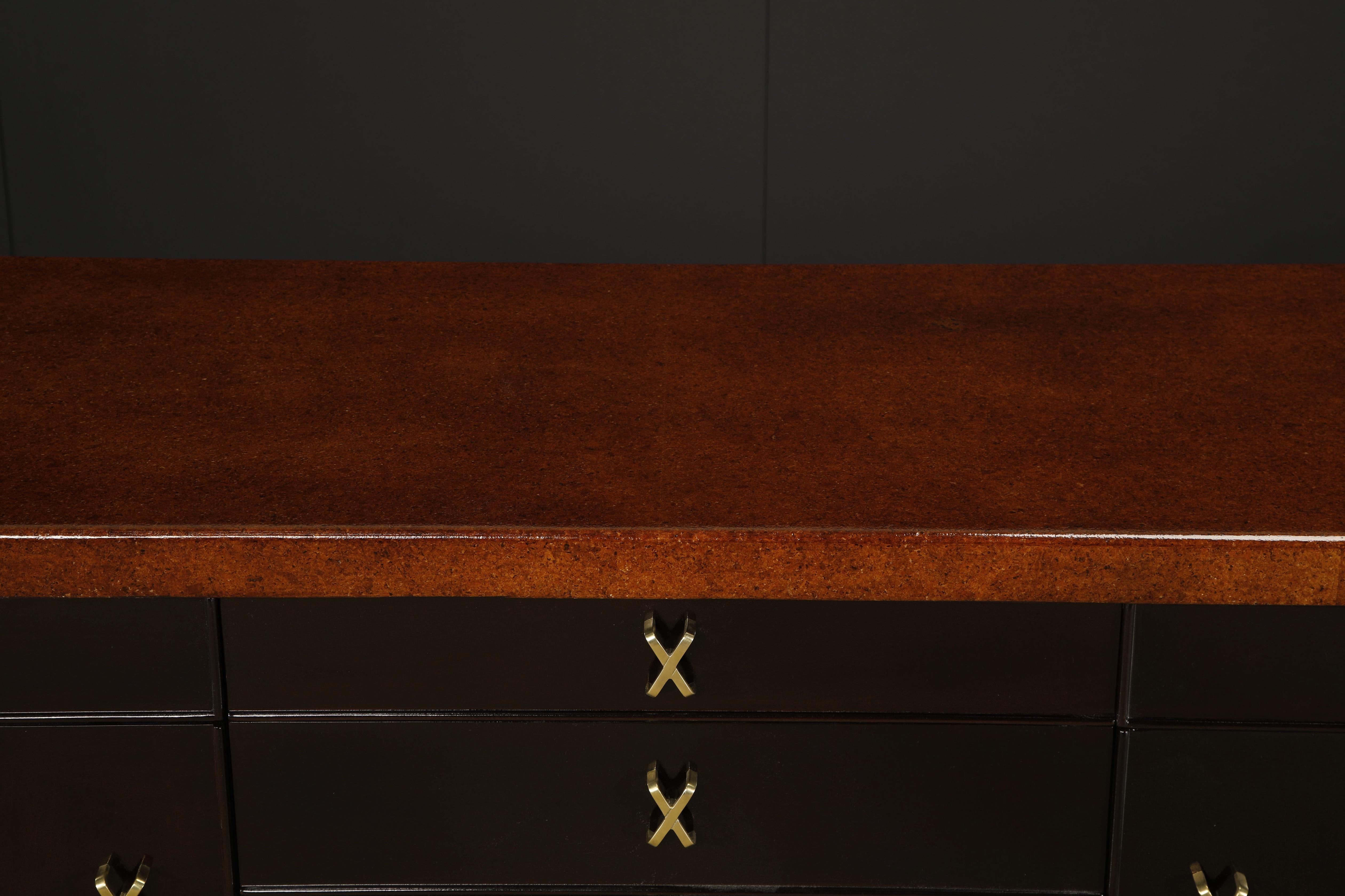 Sideboard/Kommode aus Kork von Paul Frankl für Johnson Furniture, ca. 1950er Jahre, signiert im Zustand „Gut“ im Angebot in Los Angeles, CA