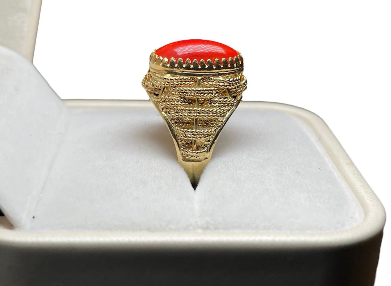 Anello Corletto con corallo in oro giallo 18K in vendita 6
