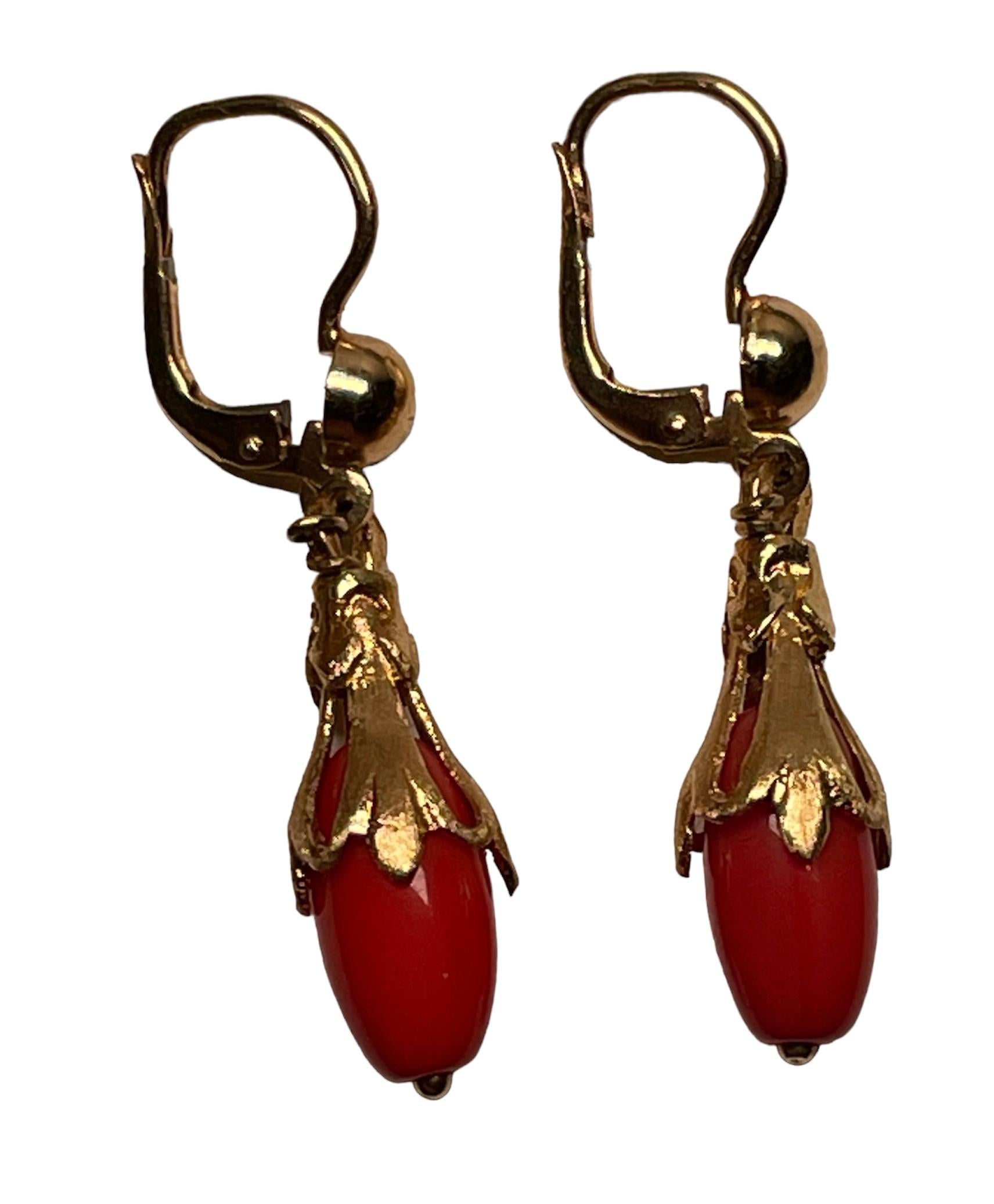 Corletto 18K Yellow Gold Coral Pair of Drop Earrings For Sale 5