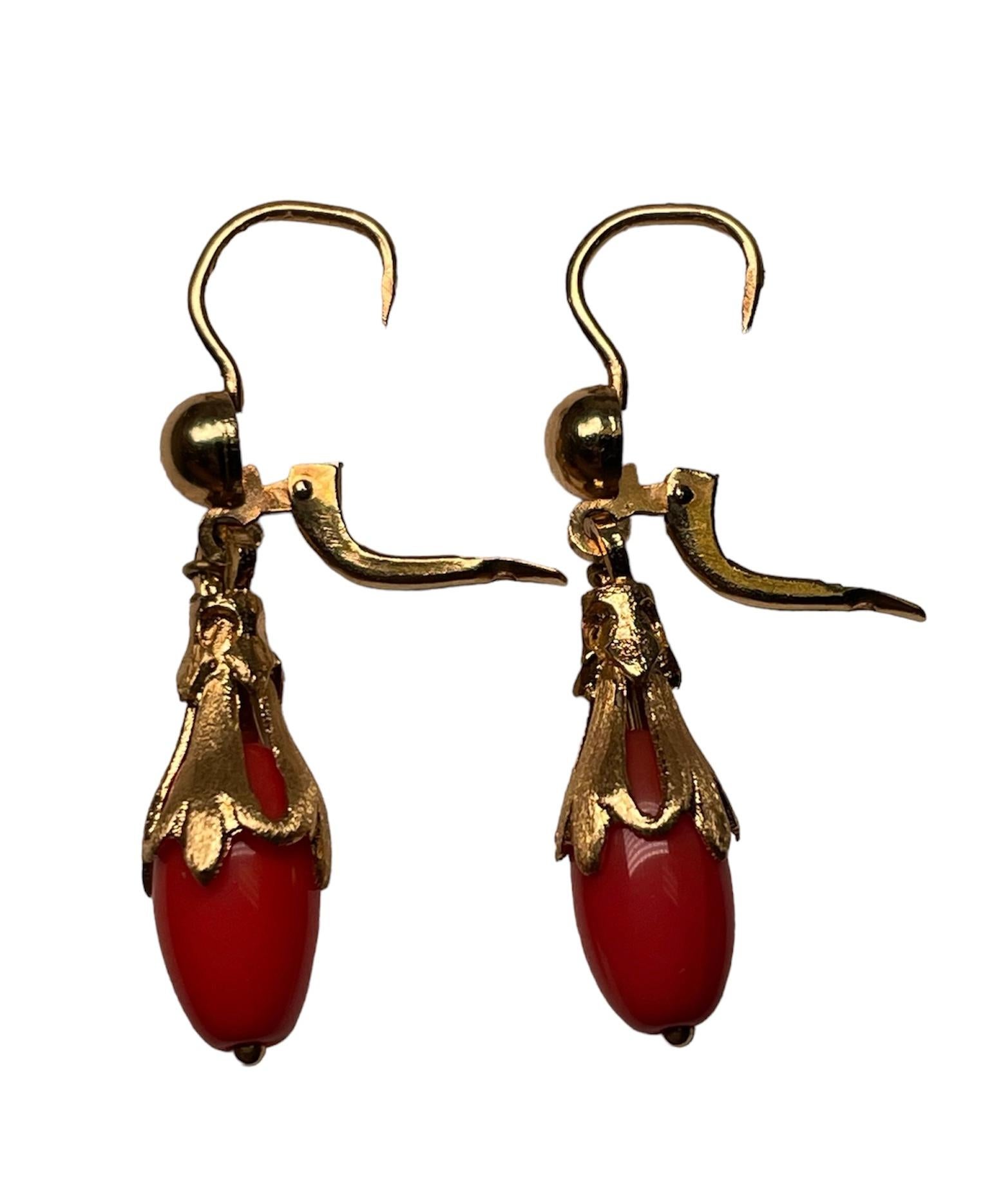 Corletto 18K Yellow Gold Coral Pair of Drop Earrings For Sale 6