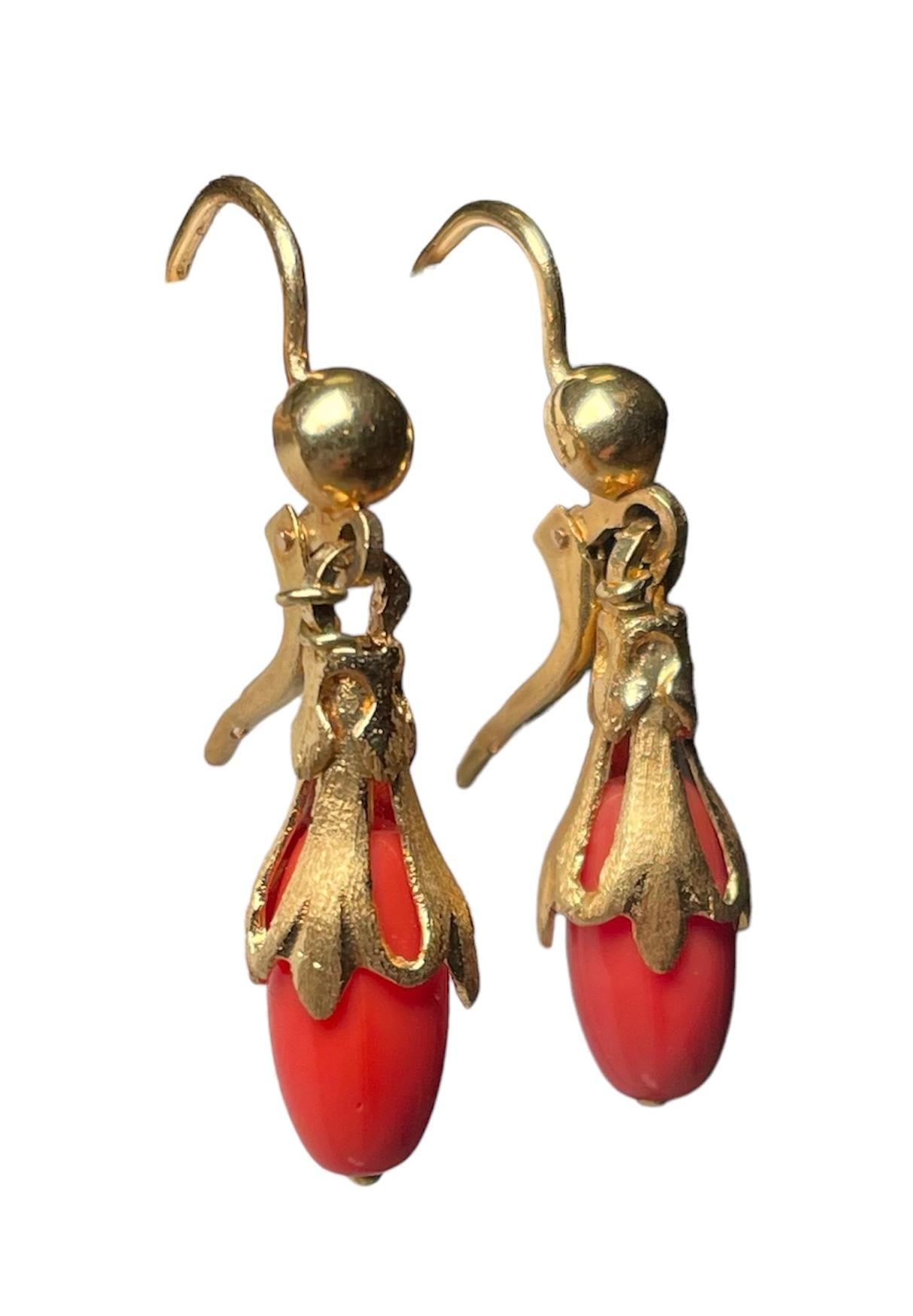 Corletto 18K Yellow Gold Coral Pair of Drop Earrings For Sale 7