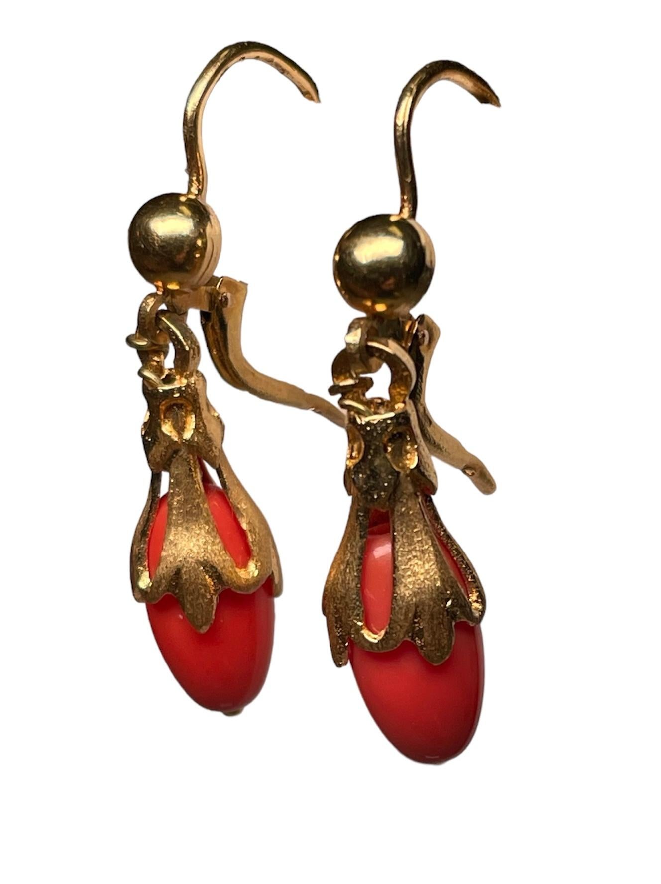 Corletto 18K Yellow Gold Coral Pair of Drop Earrings For Sale 9