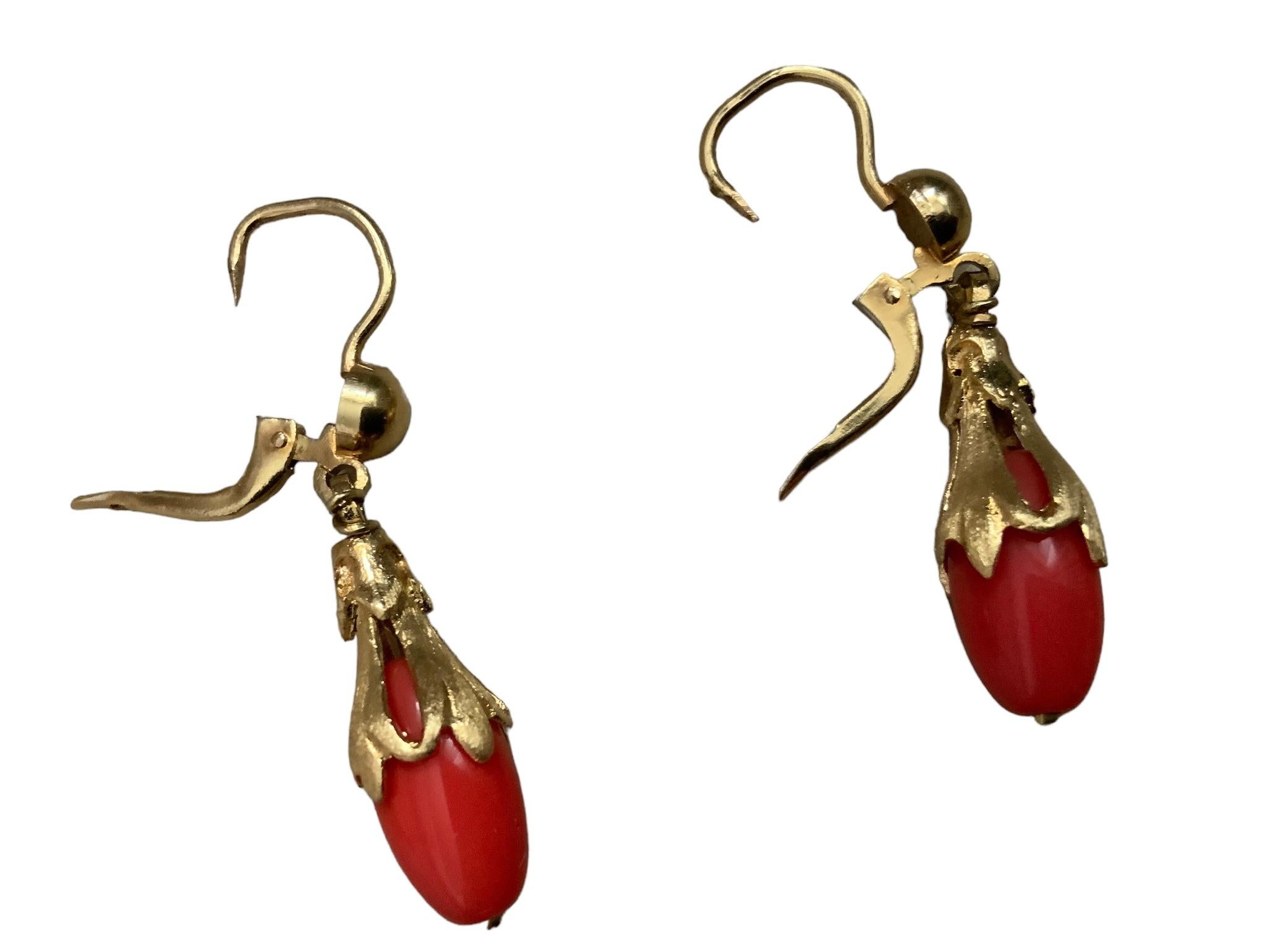 Corletto 18K Yellow Gold Coral Pair of Drop Earrings In Good Condition For Sale In Guaynabo, PR