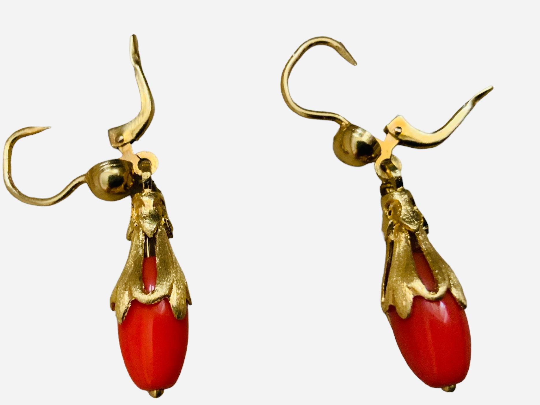 Corletto 18K Yellow Gold Coral Pair of Drop Earrings For Sale 3