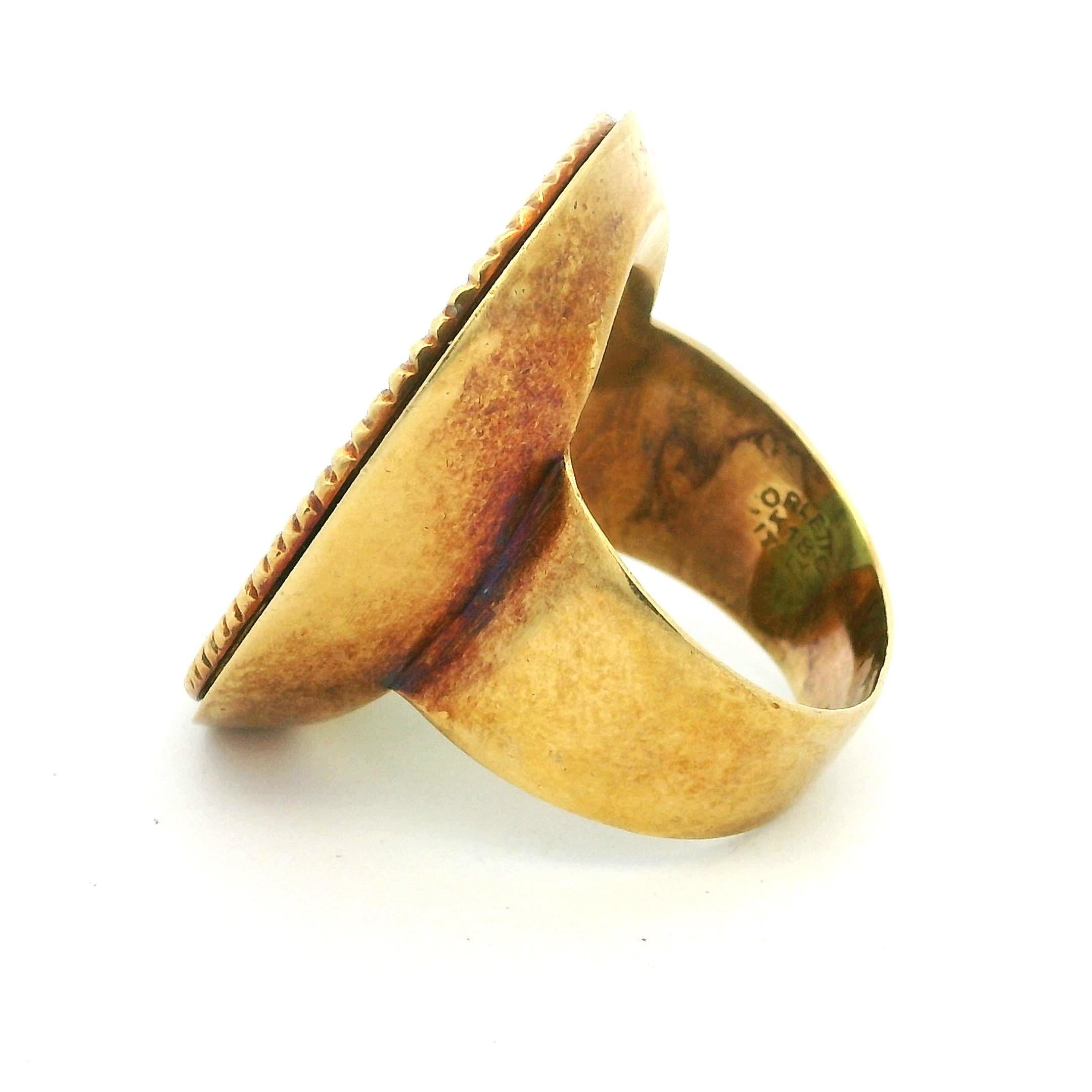 Femenino o masculino Corletto Anillo escultórico modernista italiano de jade en oro de 18 quilates, c. 1970 en venta