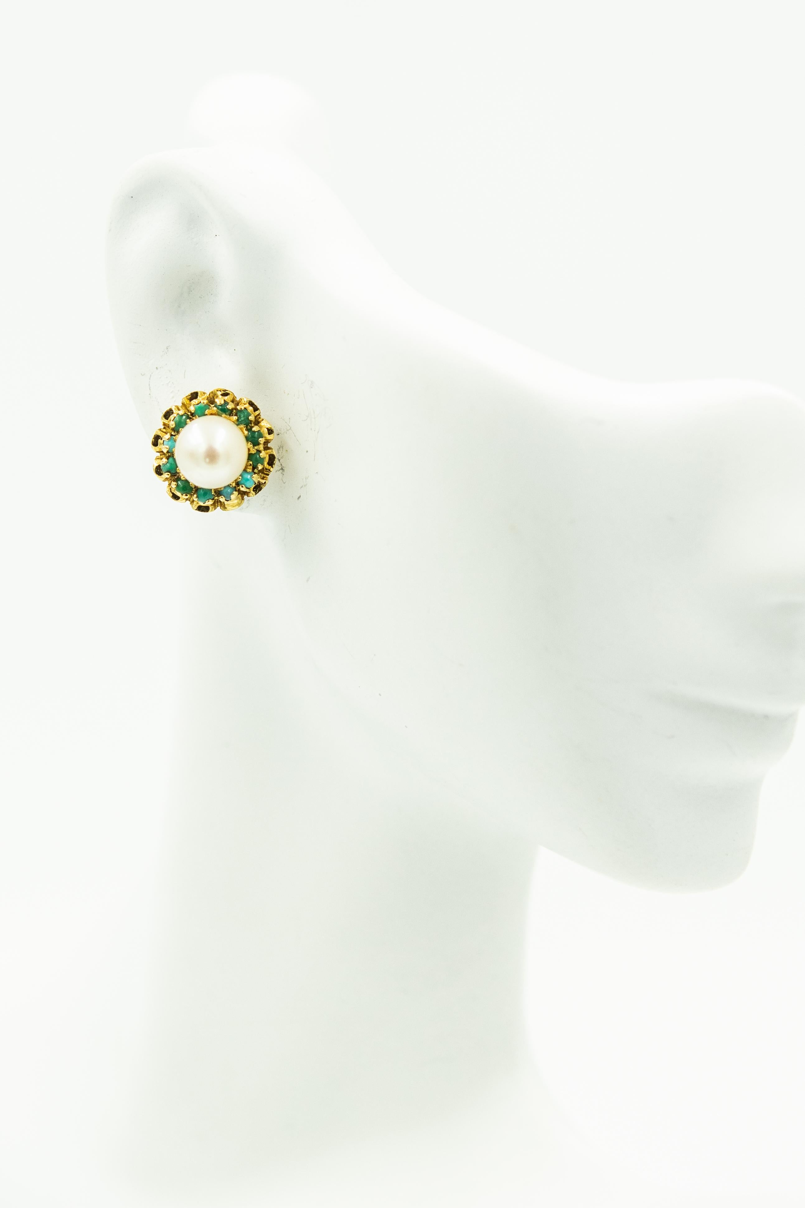 Corletto Boucles d'oreilles bouton italiennes en or jaune avec perle de culture et fleur en turquoises Pour femmes en vente