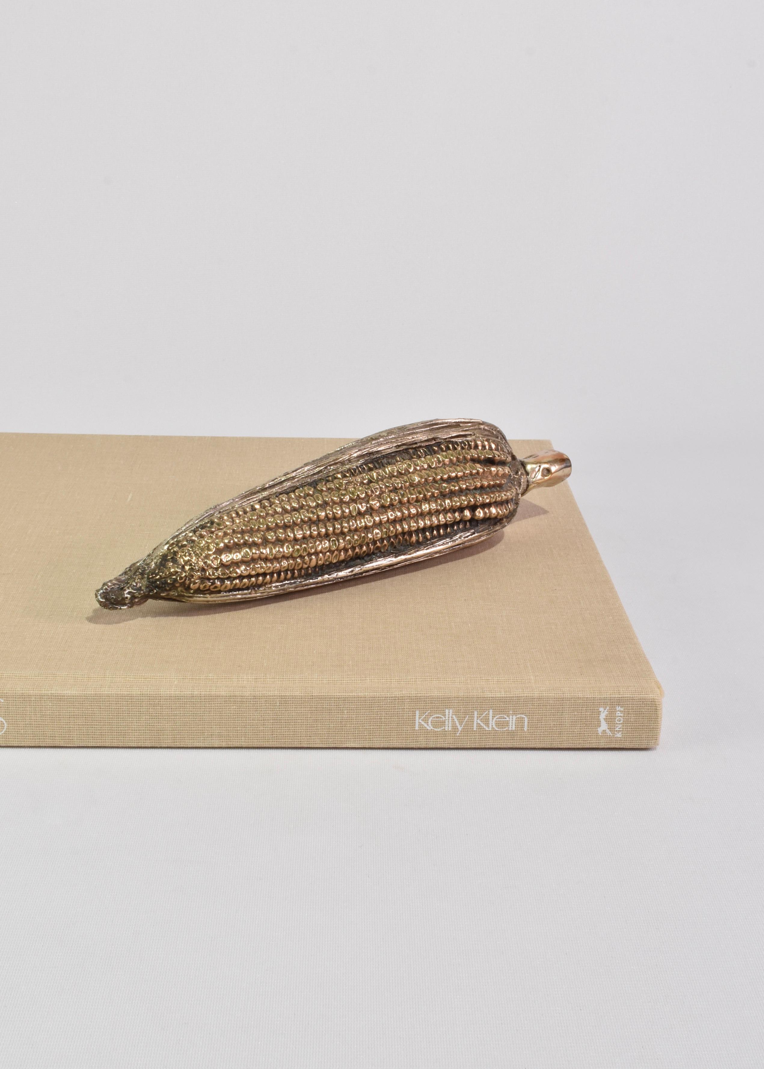 Rare sculpture de maïs en métal moulé, c. 1990. 