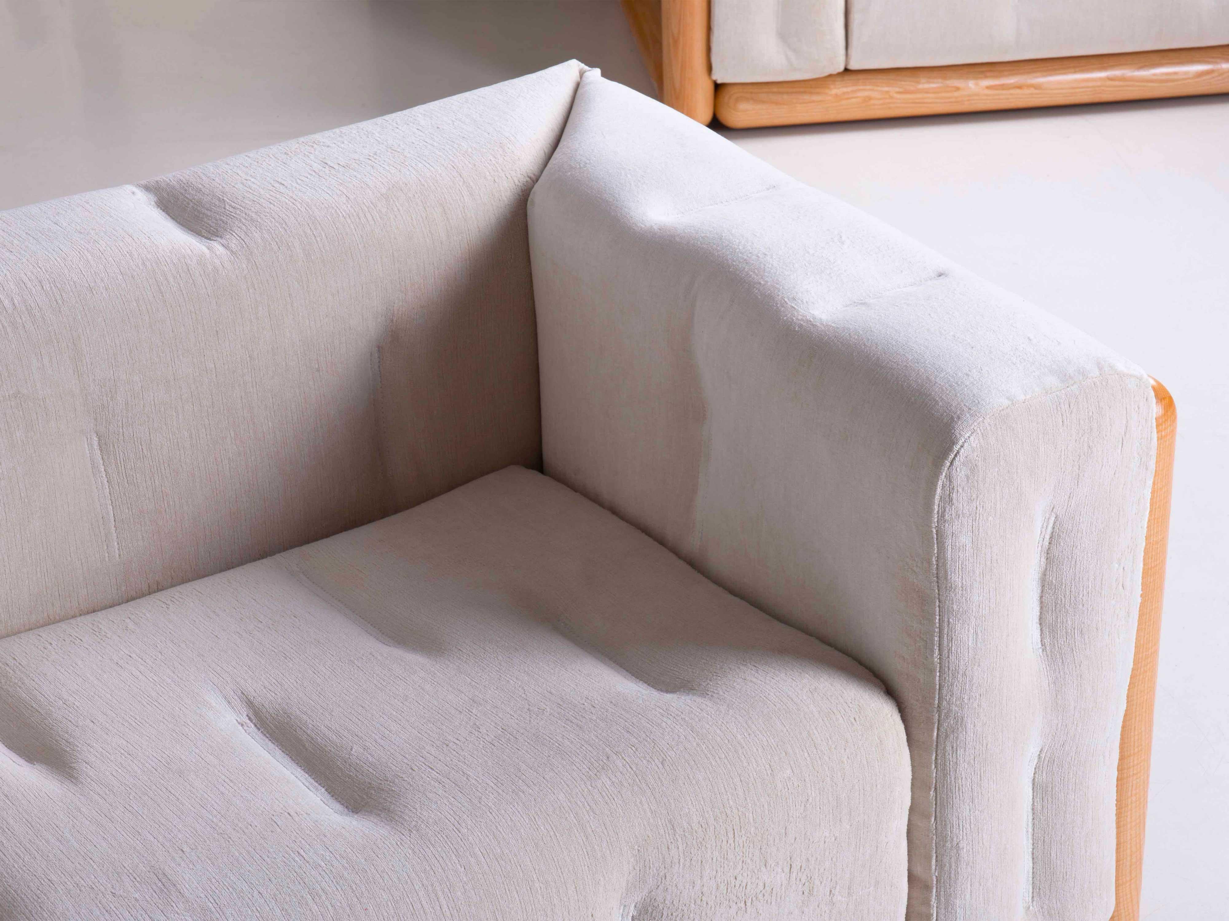 Cornaro 140 armchair designed by Carlo Scarpa. Two pieces available.

Ash wood structure, recently upholstered with linen velvet. Polyurethane padding. The one-unit side and back cushion is fastened to the frame corners.

At the beginning of the