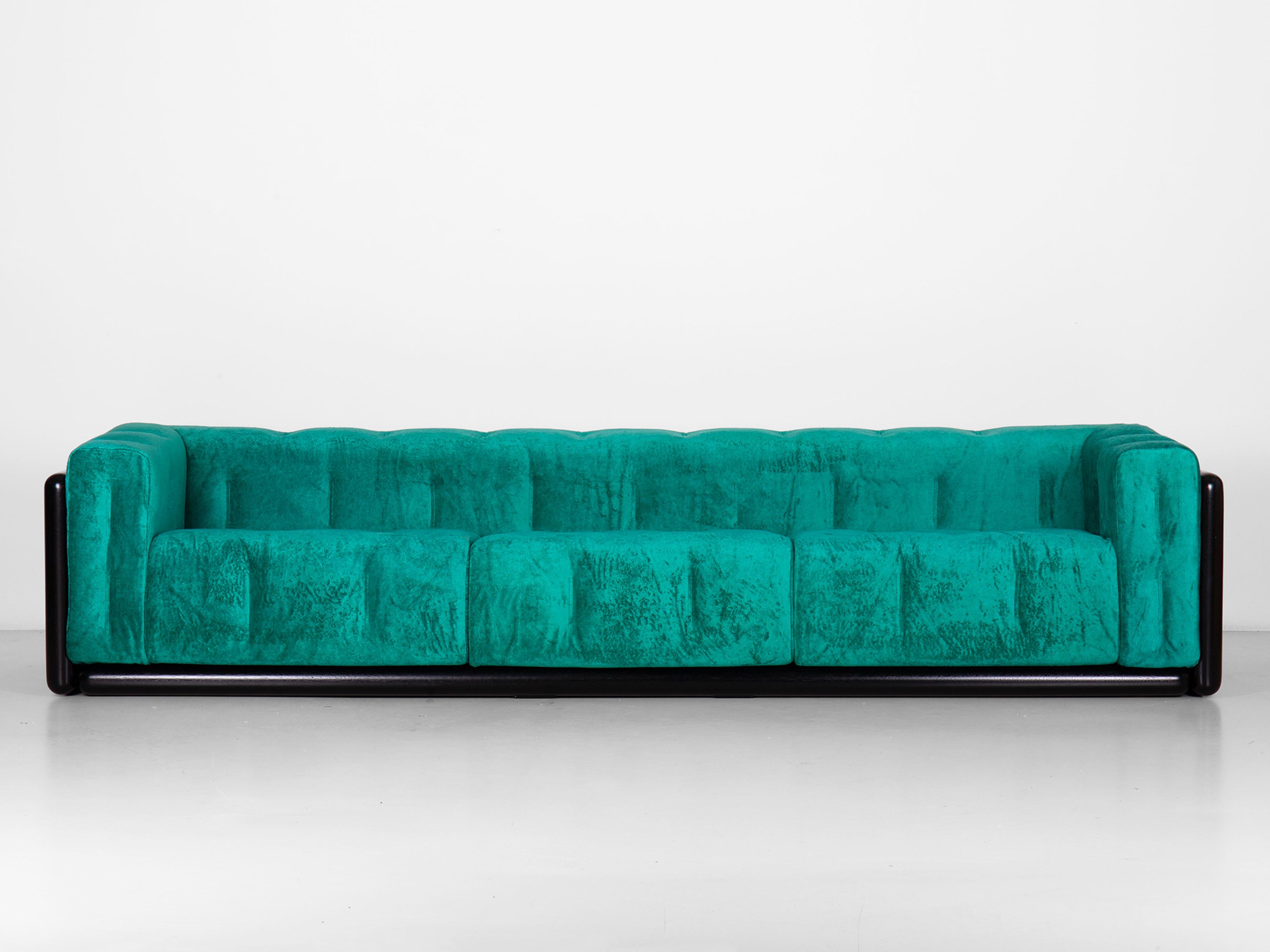 Cornaro 300 Sofa von Carlo Scarpa aus grünem Chenille-Samt (Moderne der Mitte des Jahrhunderts) im Angebot