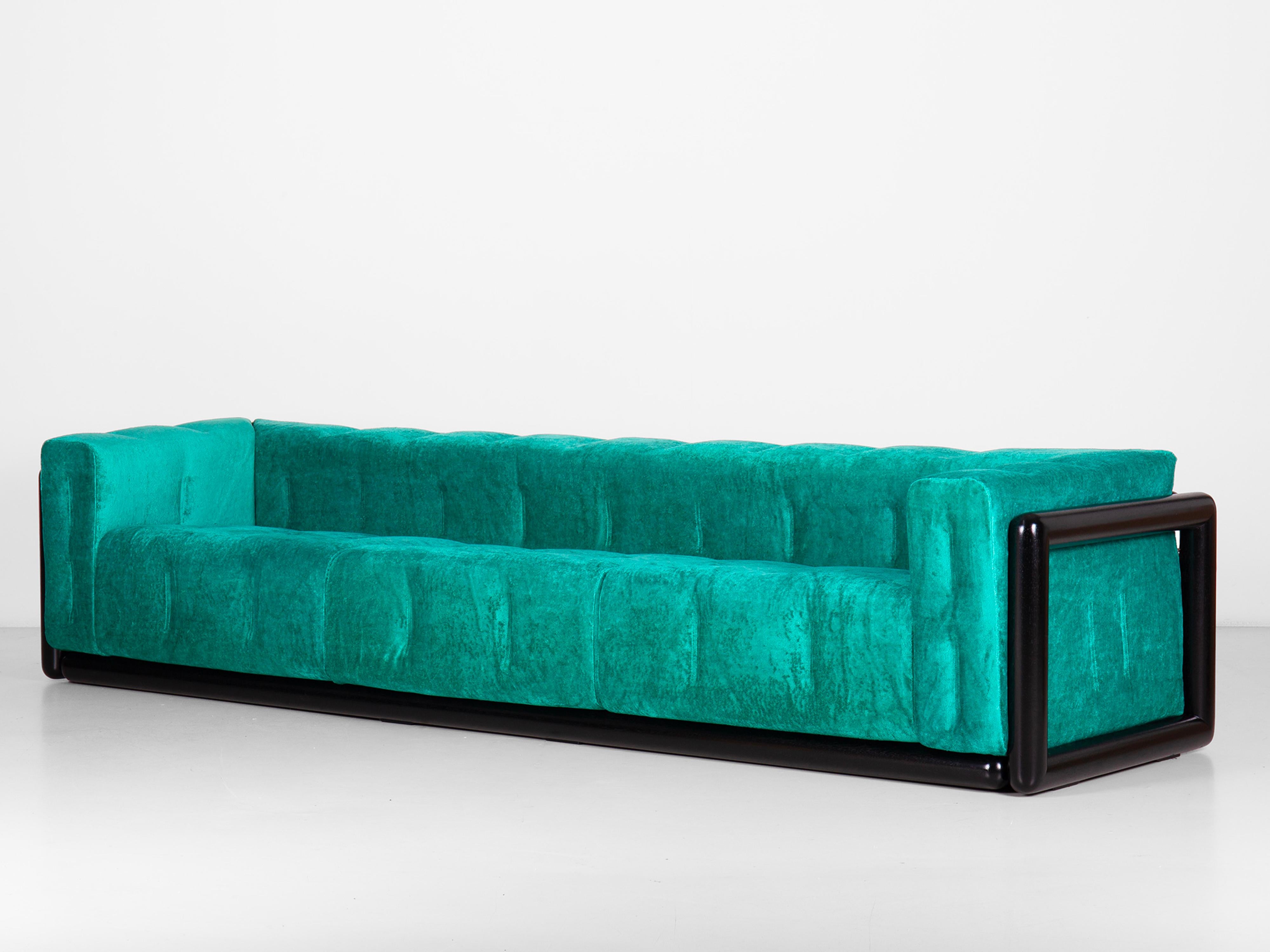 Mid-Century Modern Cornaro 300 Sofa by Carlo Scarpa in Green Chenille Velvet For Sale