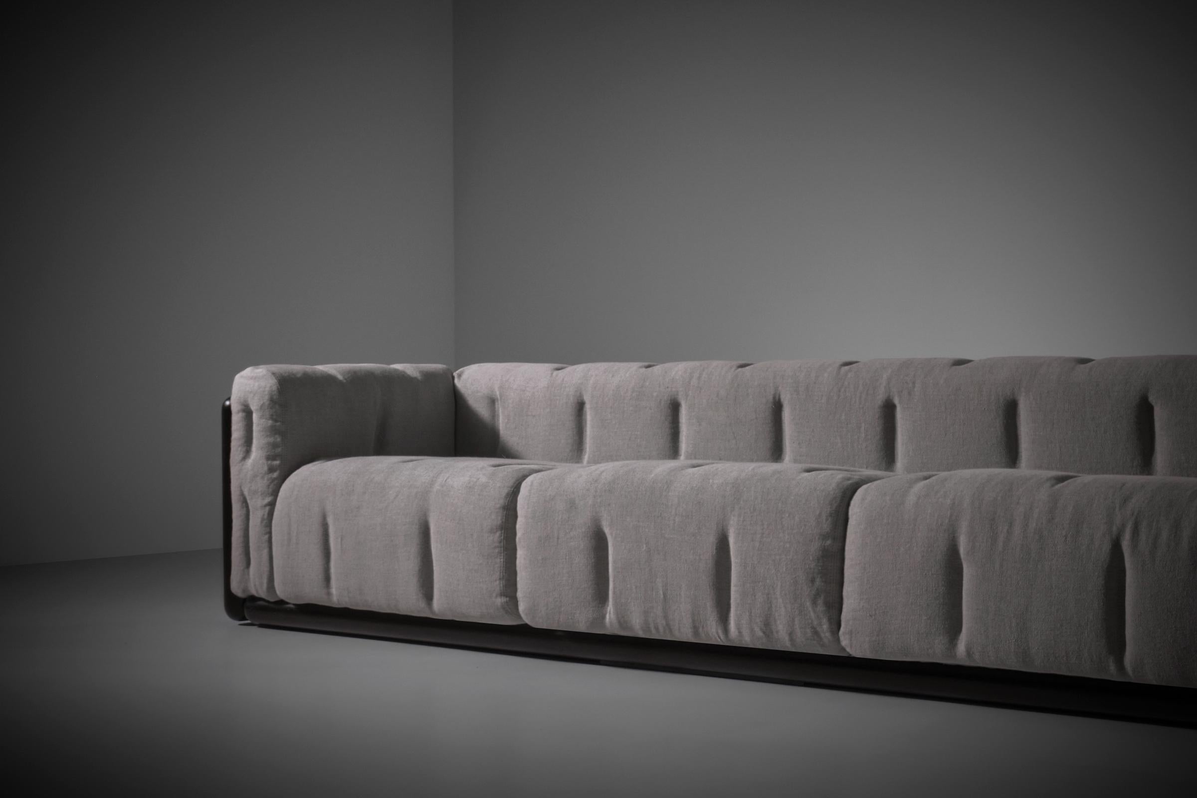 Cornaro sofa by Carlo Scarpa for Simon Gavina, Italy 1973 In Good Condition For Sale In Rotterdam, NL