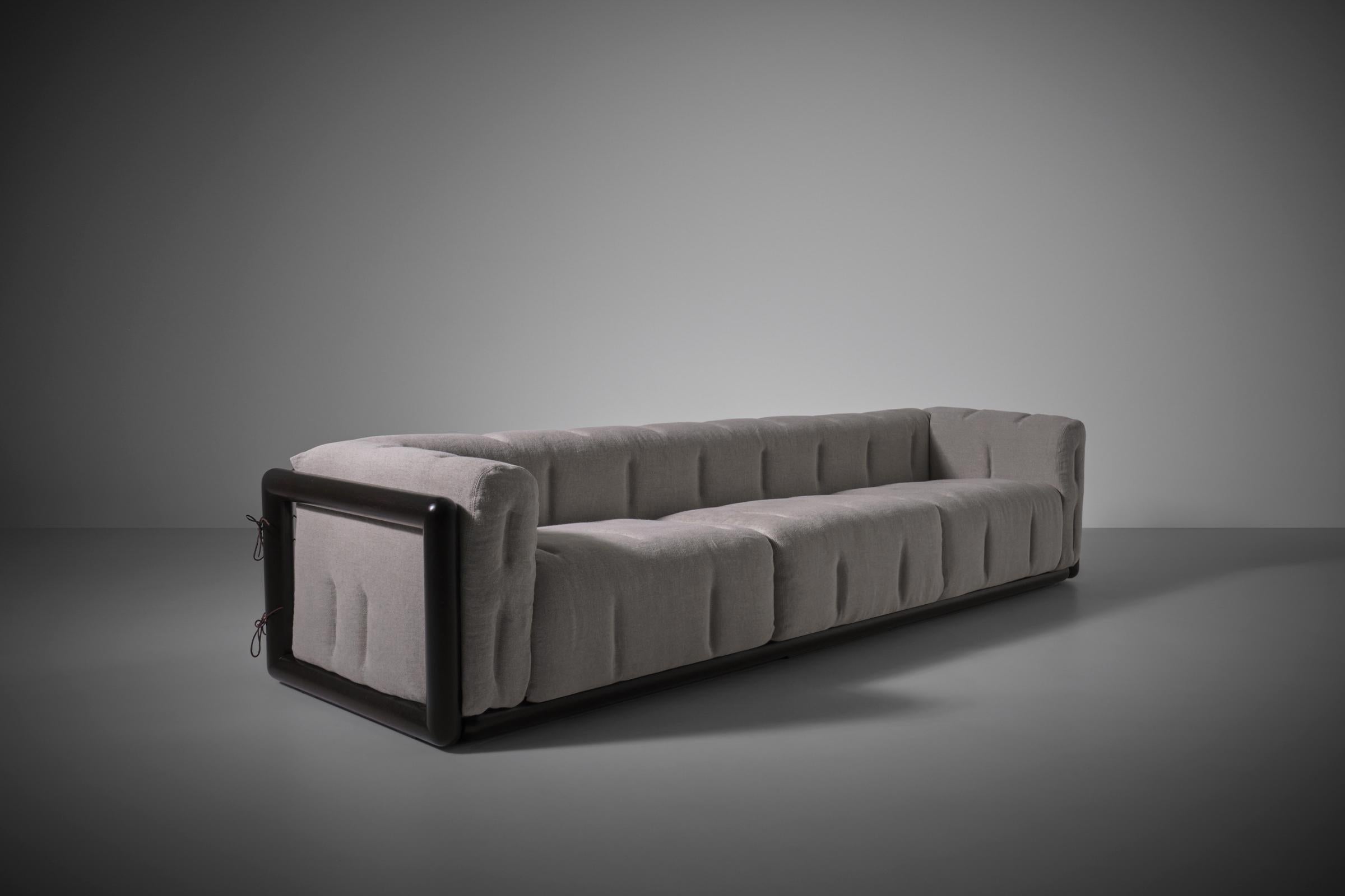 Late 20th Century Cornaro sofa by Carlo Scarpa for Simon Gavina, Italy 1973 For Sale